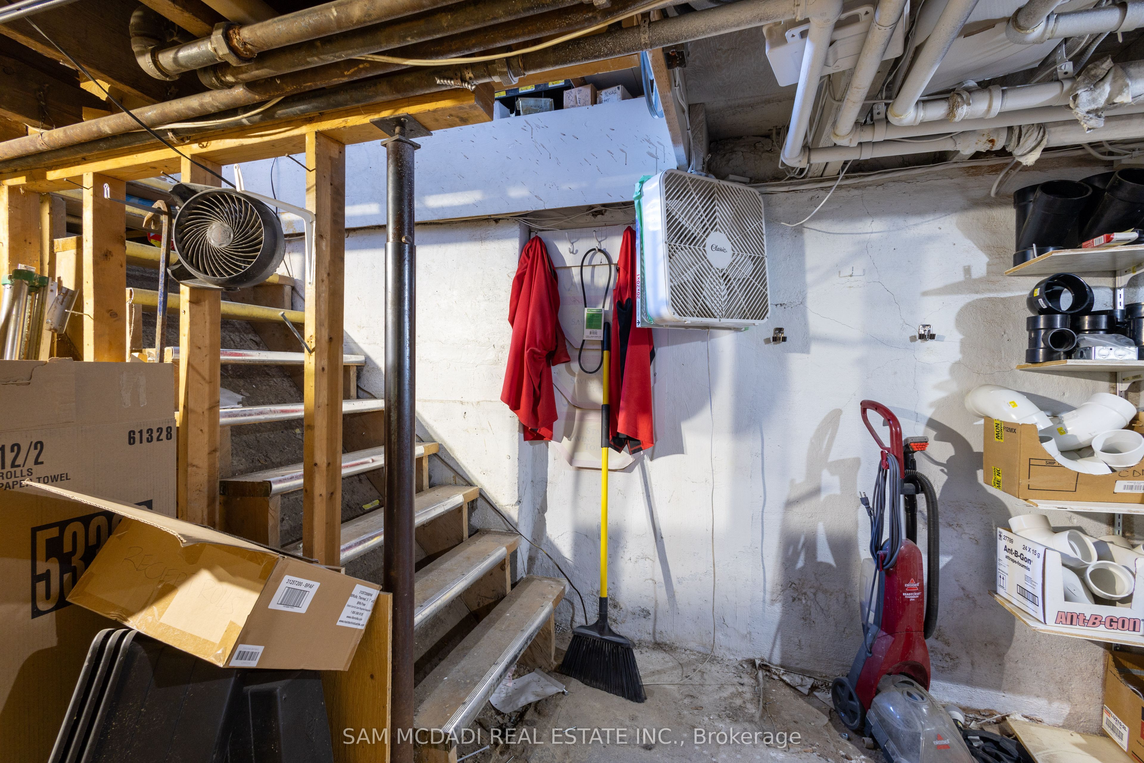 1212 Dufferin Street Property Photo 21