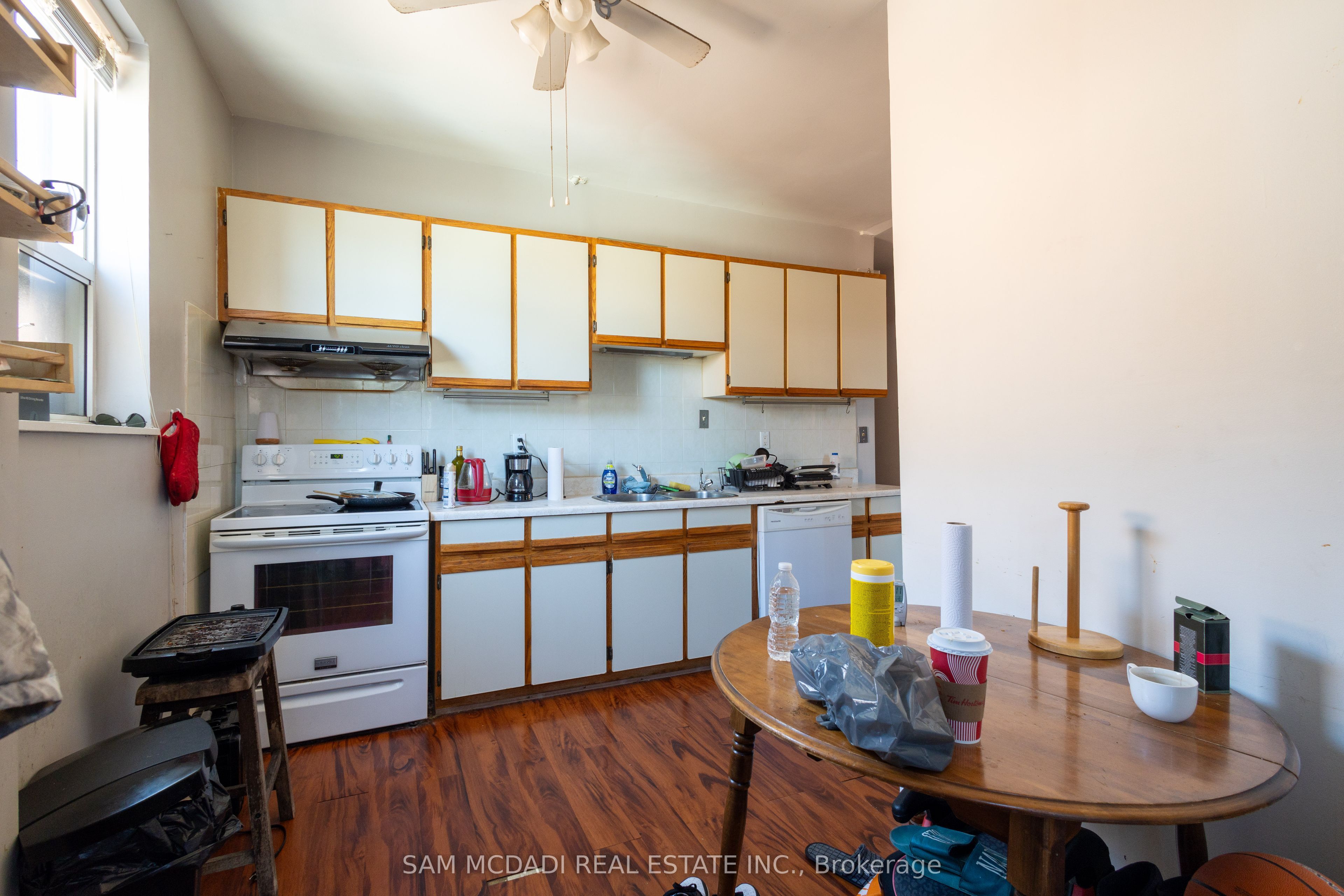 1212 Dufferin Street Property Photo 23