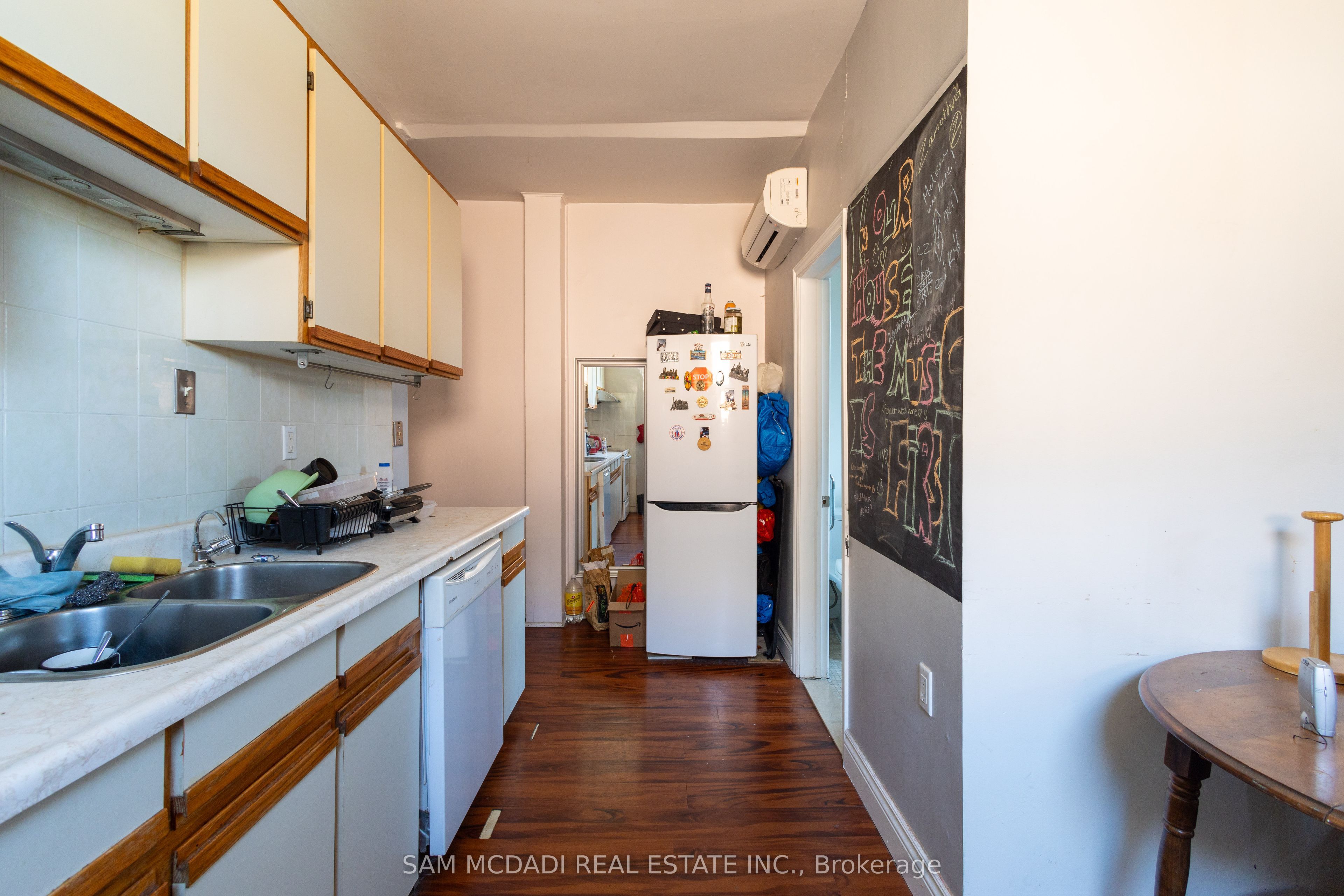 1212 Dufferin Street Property Photo 25