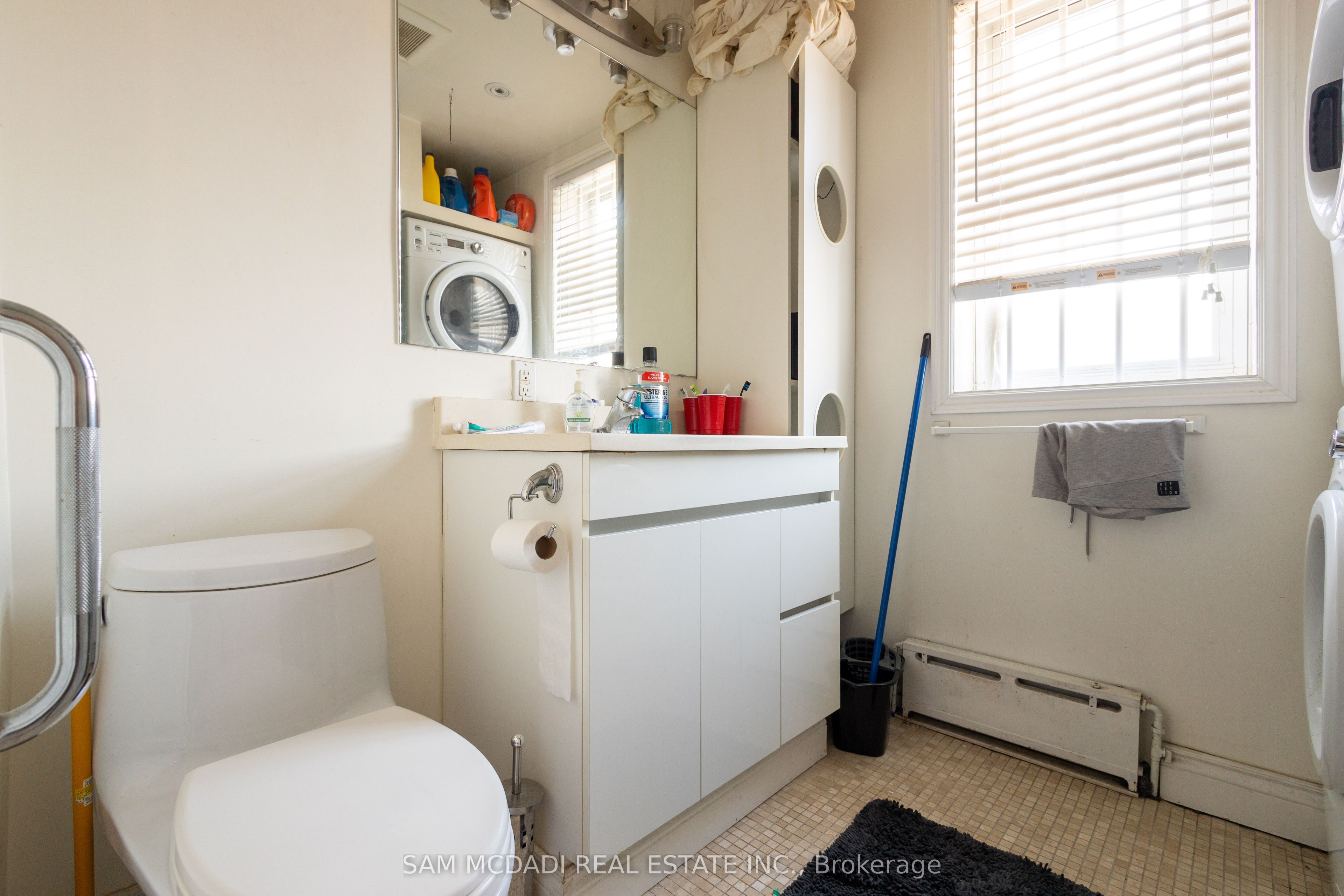 1212 Dufferin Street Property Photo 26