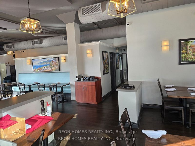 399 Elizabeth Street Property Photo 14