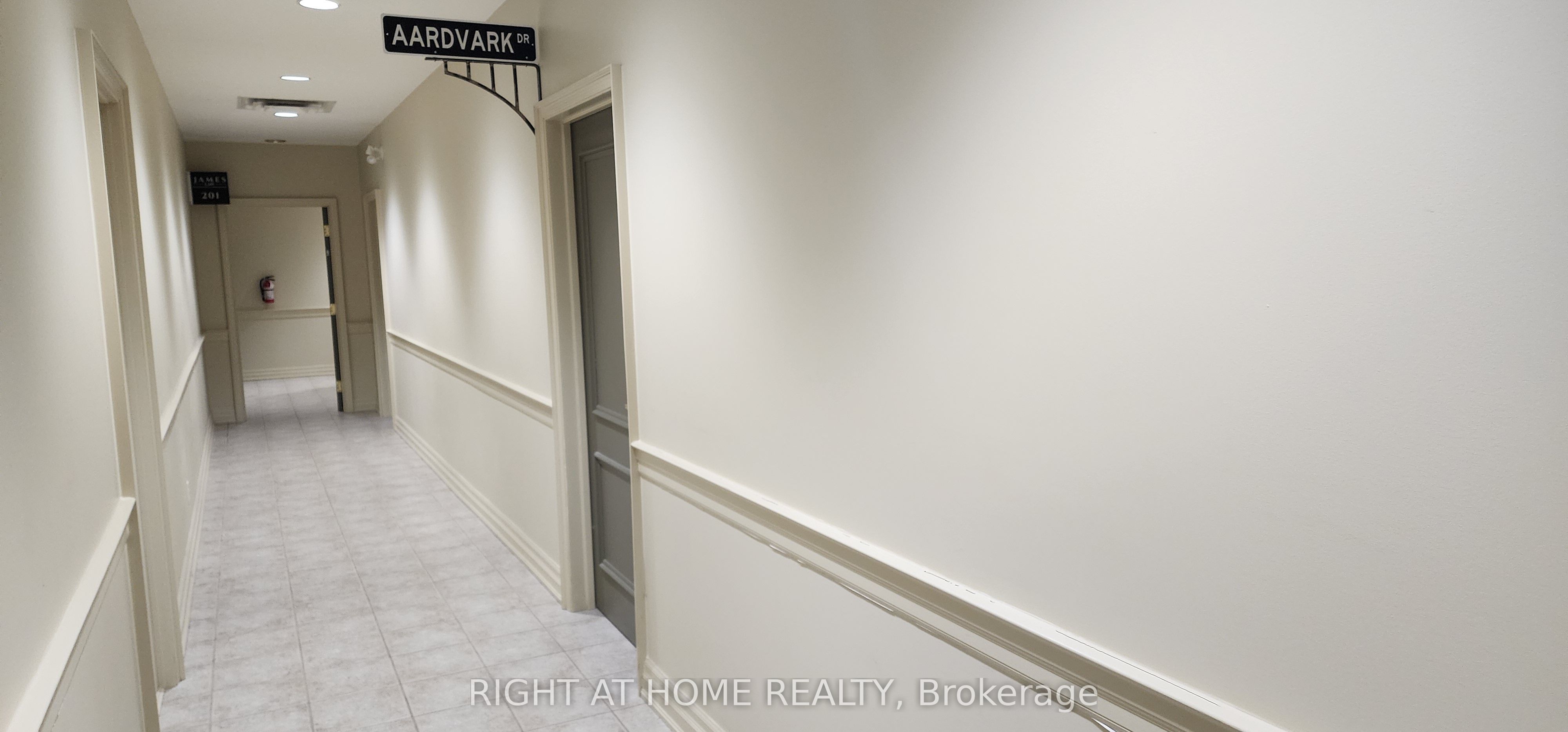 #203 - 334 Lakeshore Road Property Photo 2