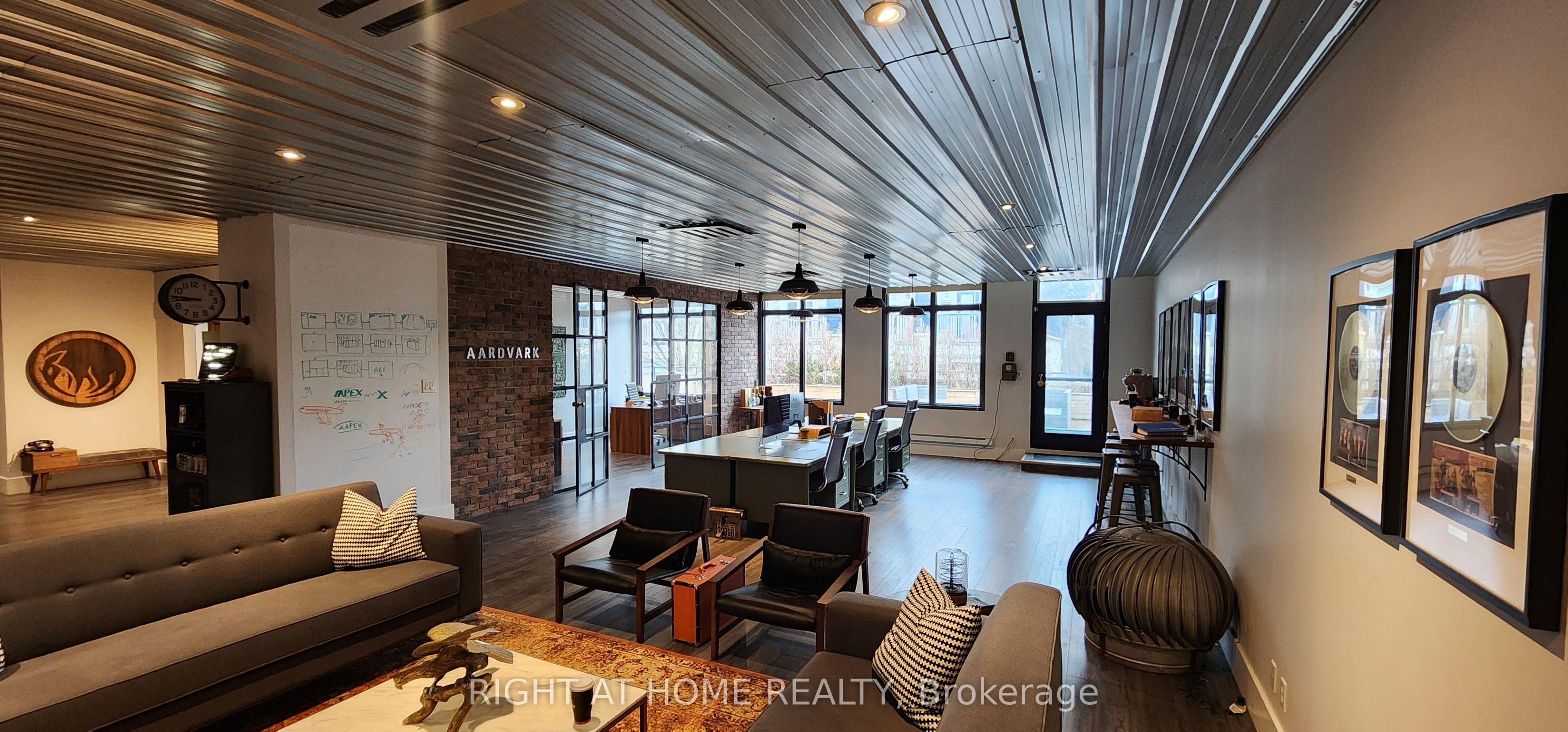 #203 - 334 Lakeshore Road Property Photo 5