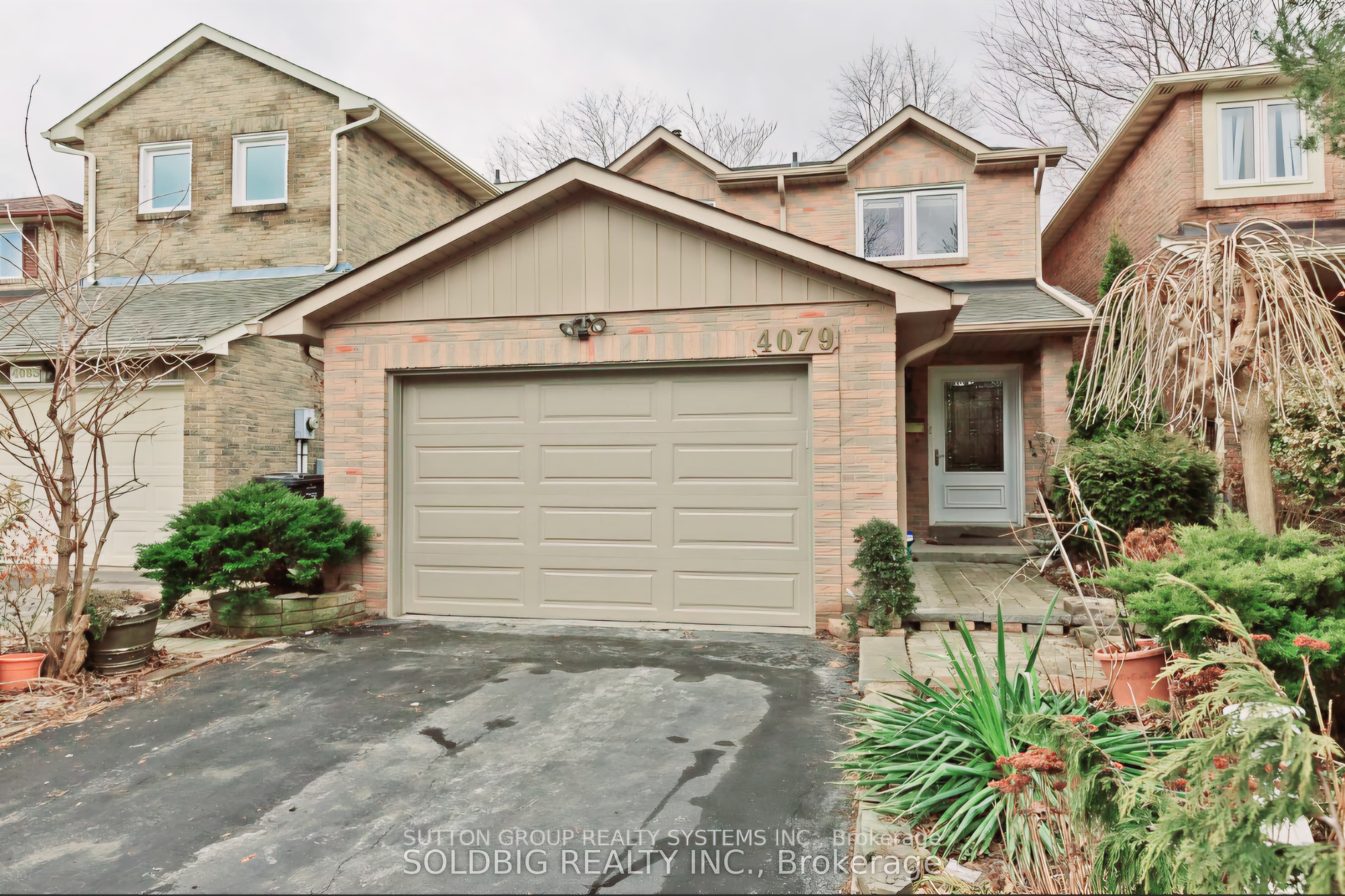 4079 Trapper Crescent Upper Property Photo 1