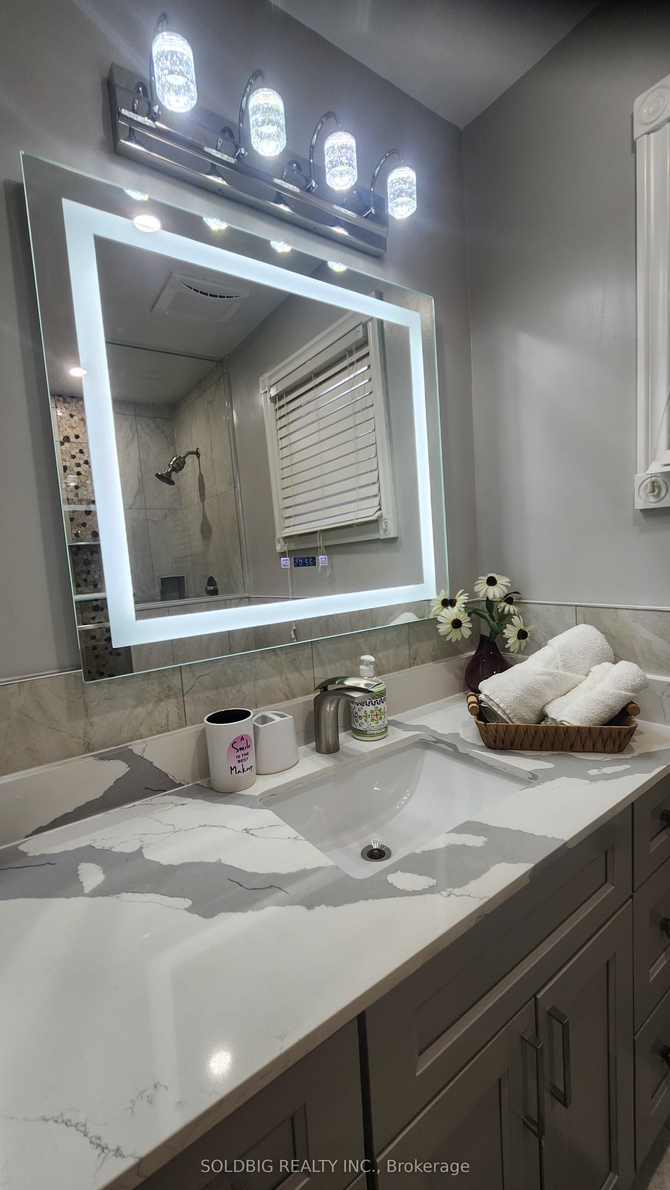 4079 Trapper Crescent Upper Property Photo 18