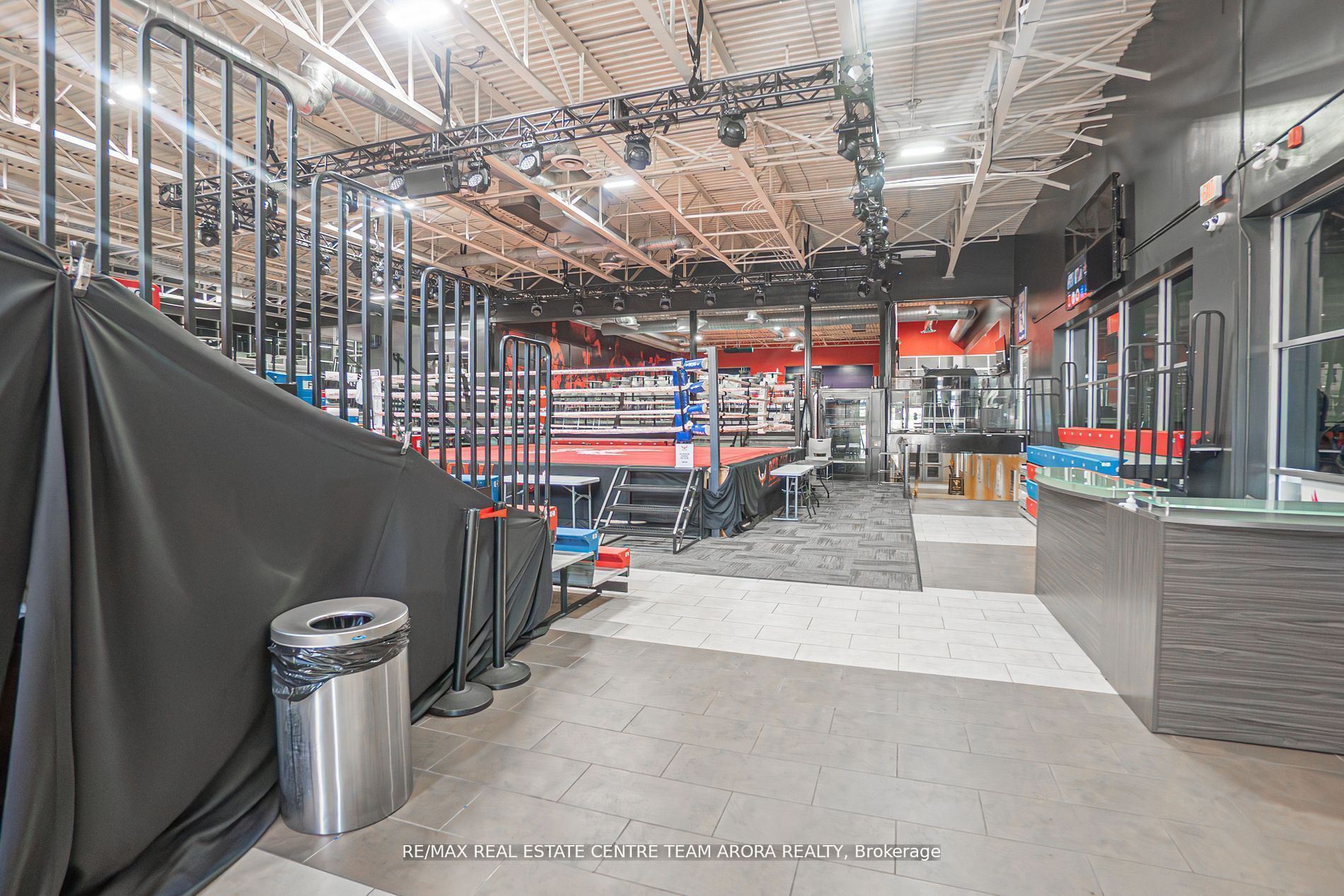 #unit B - 25 Kings Cross Road Property Photo 21