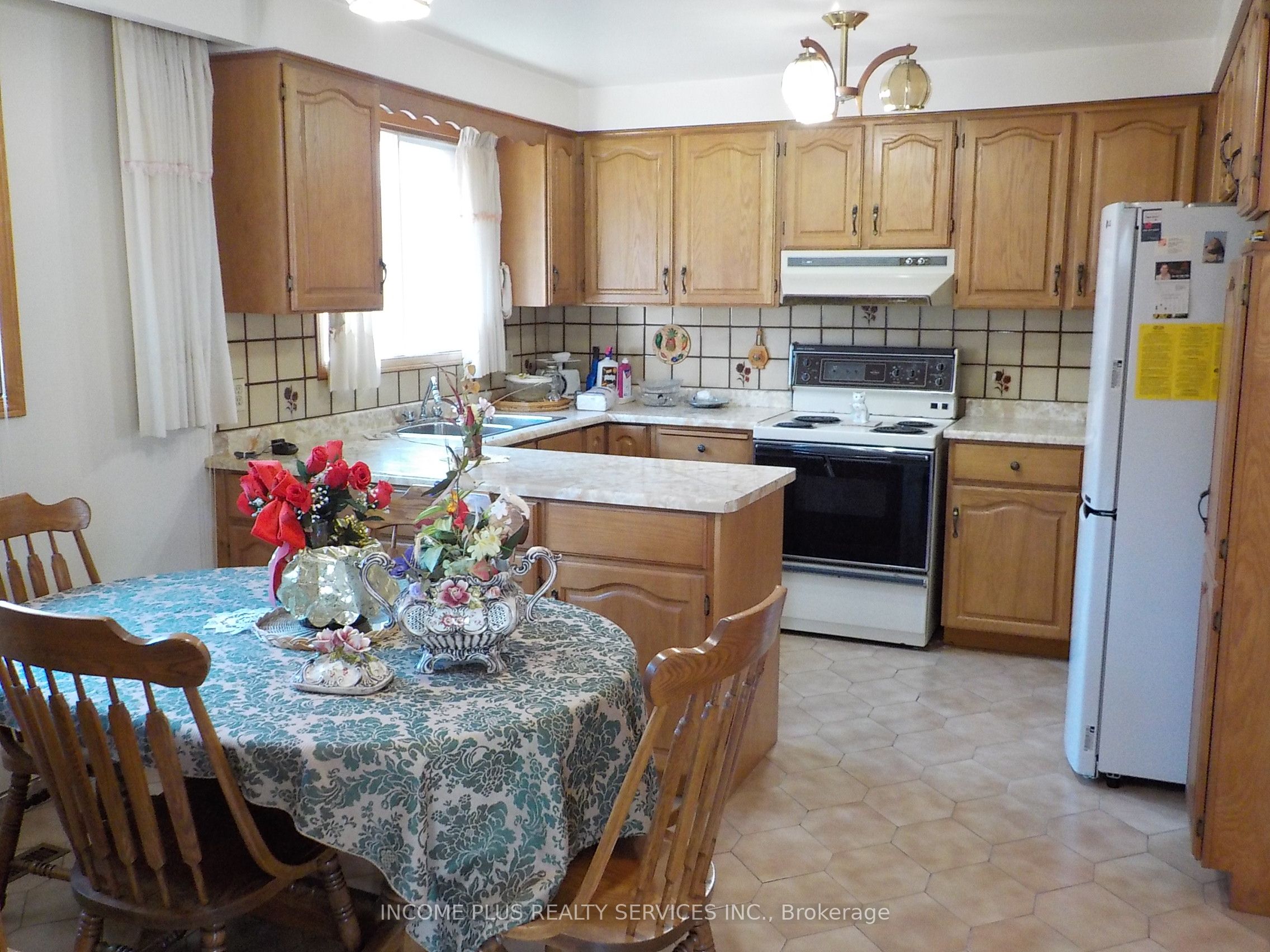 335 Ranee Avenue Property Photo 5