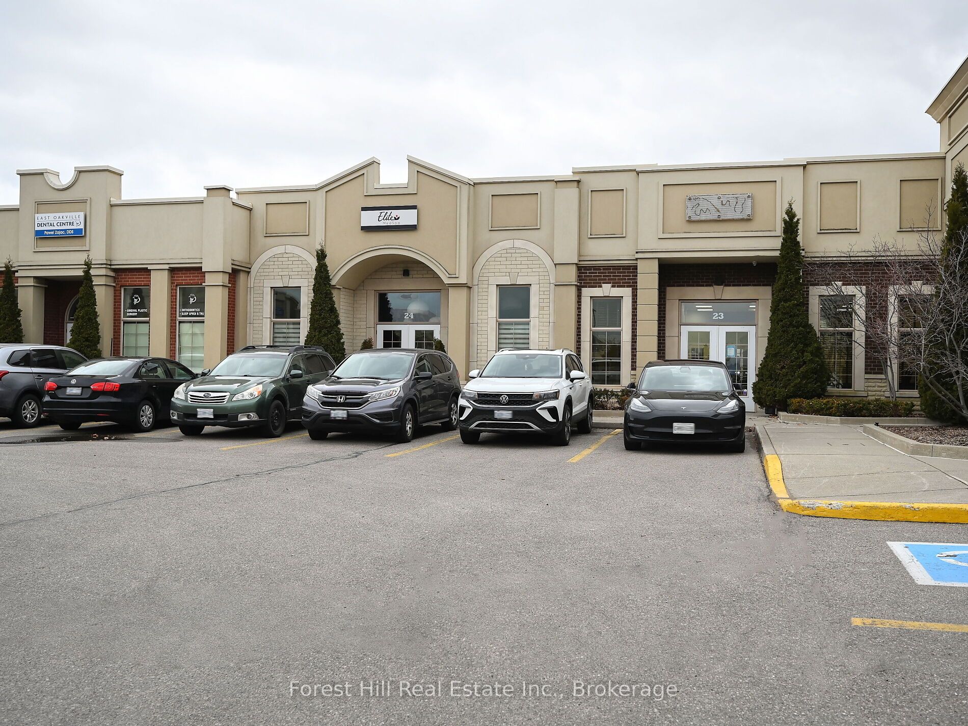 #23 - 1525 Cornwall Road Property Photo 4