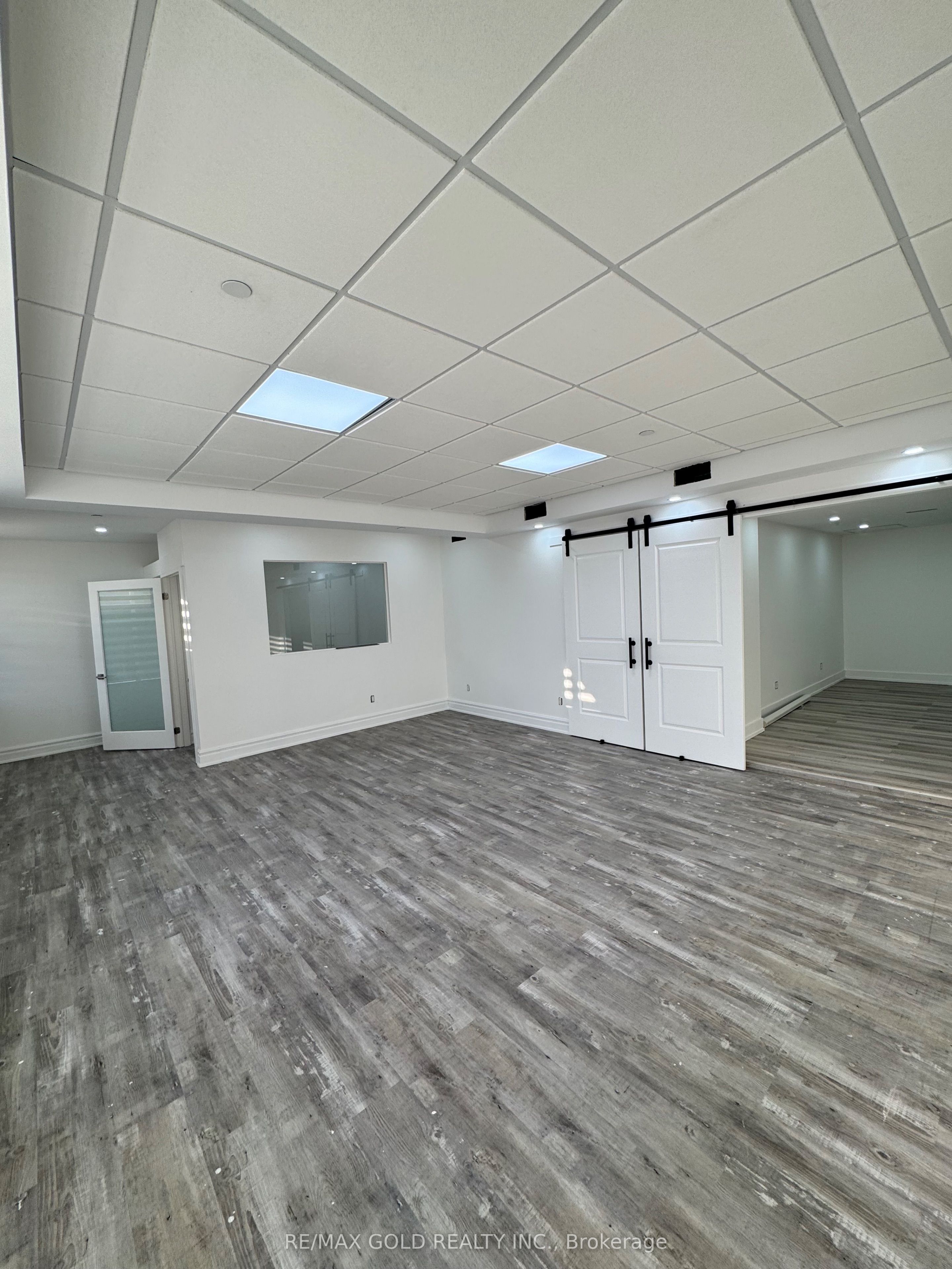 #11 - 7015 Tranmere Drive Property Photo 4