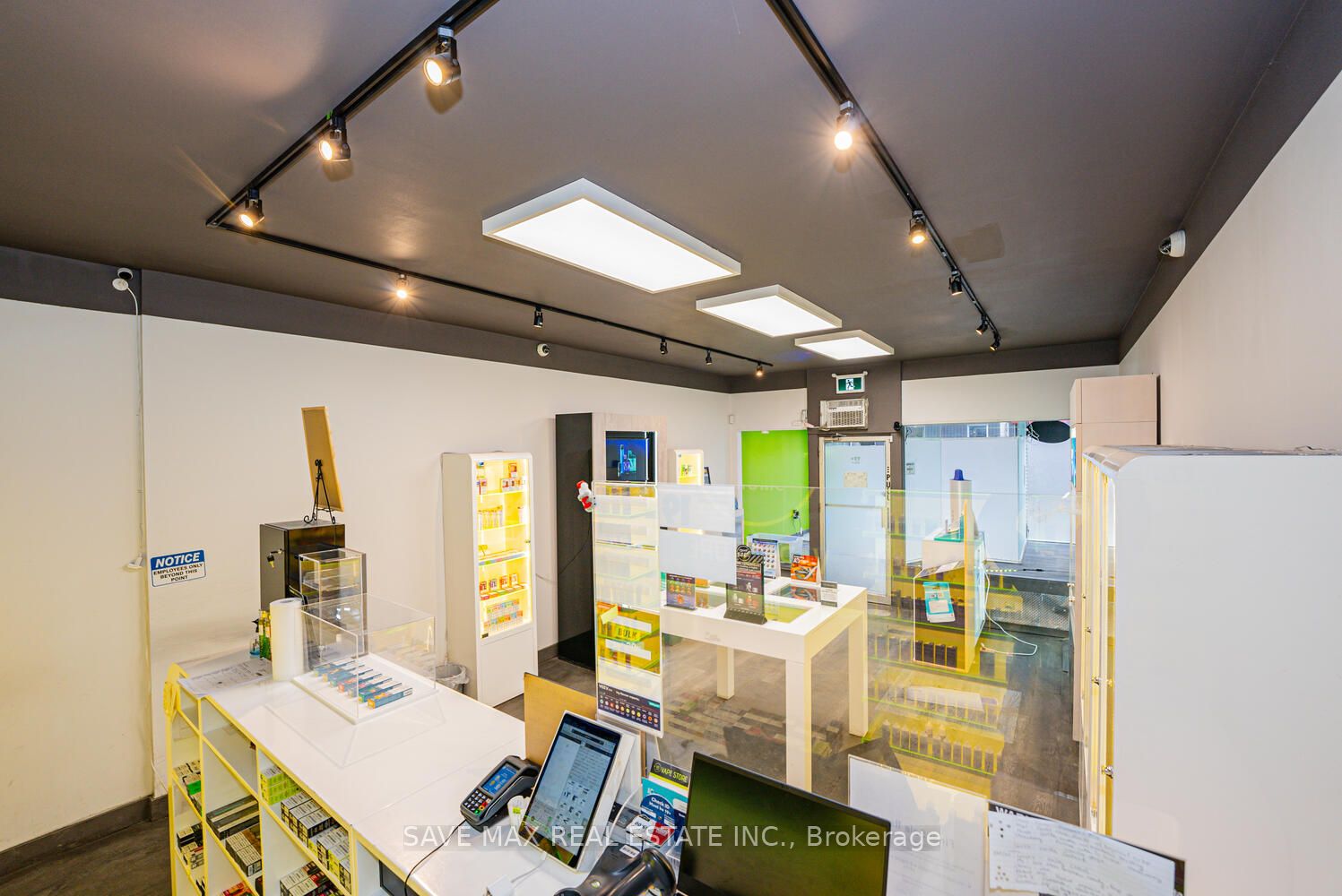 886 Bloor Street Property Photo 15