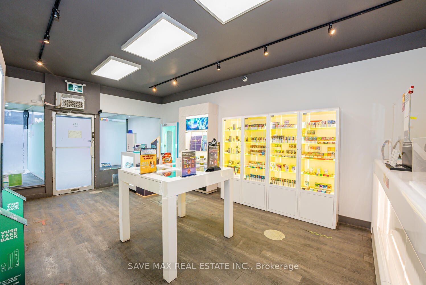 886 Bloor Street Property Photo 16