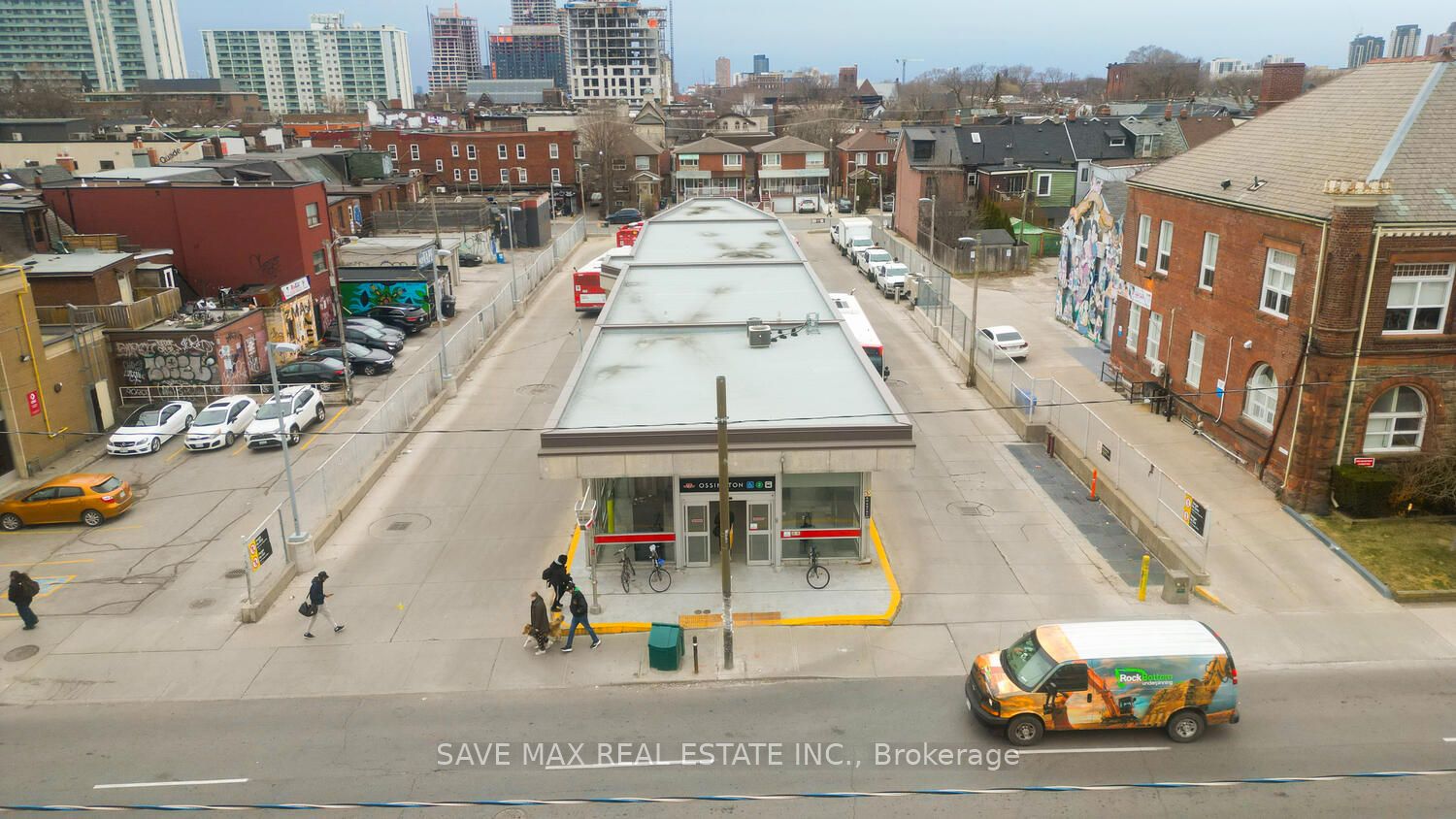 886 Bloor Street Property Photo 28