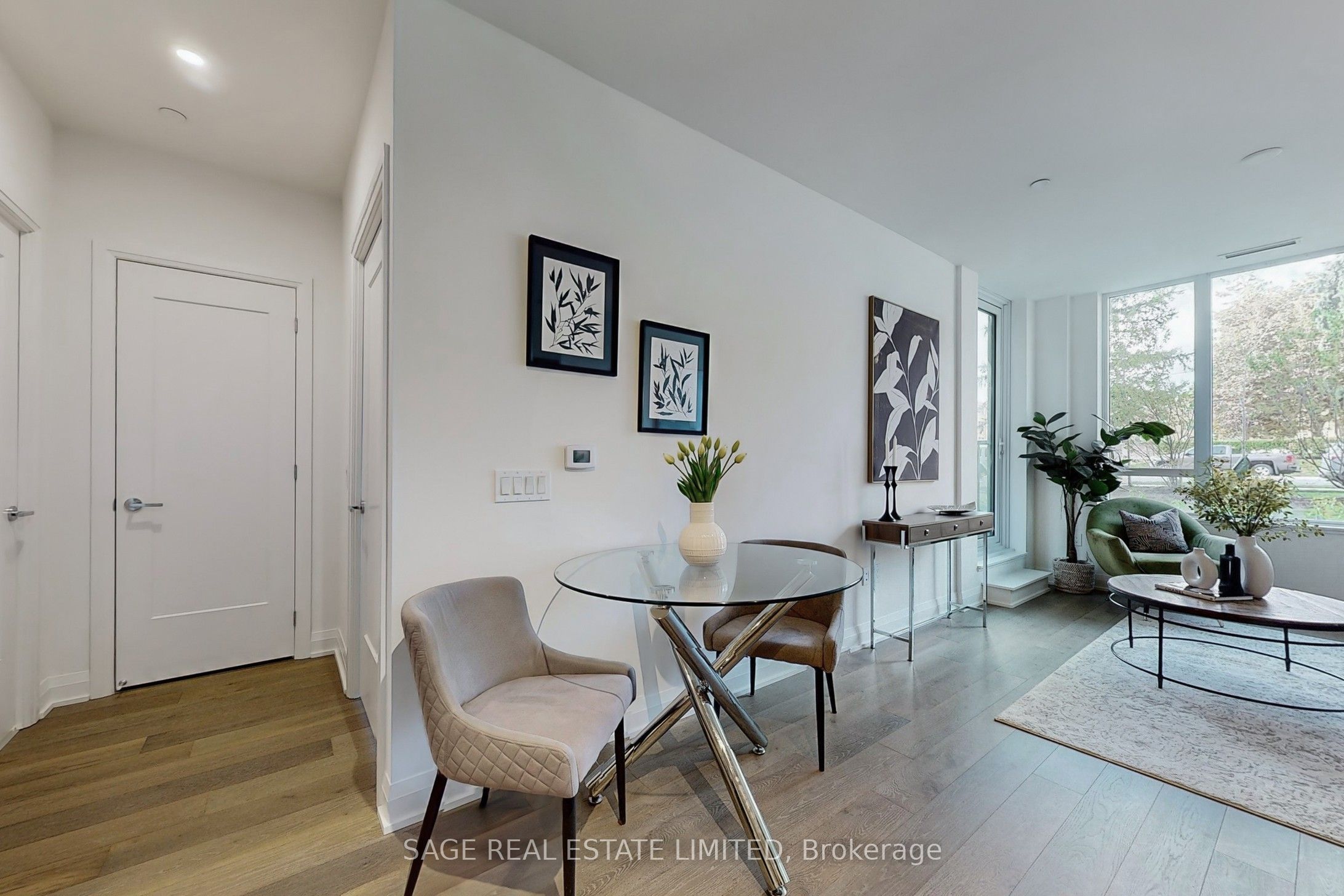 293 The Kingsway N/a 113 Property Photo 9