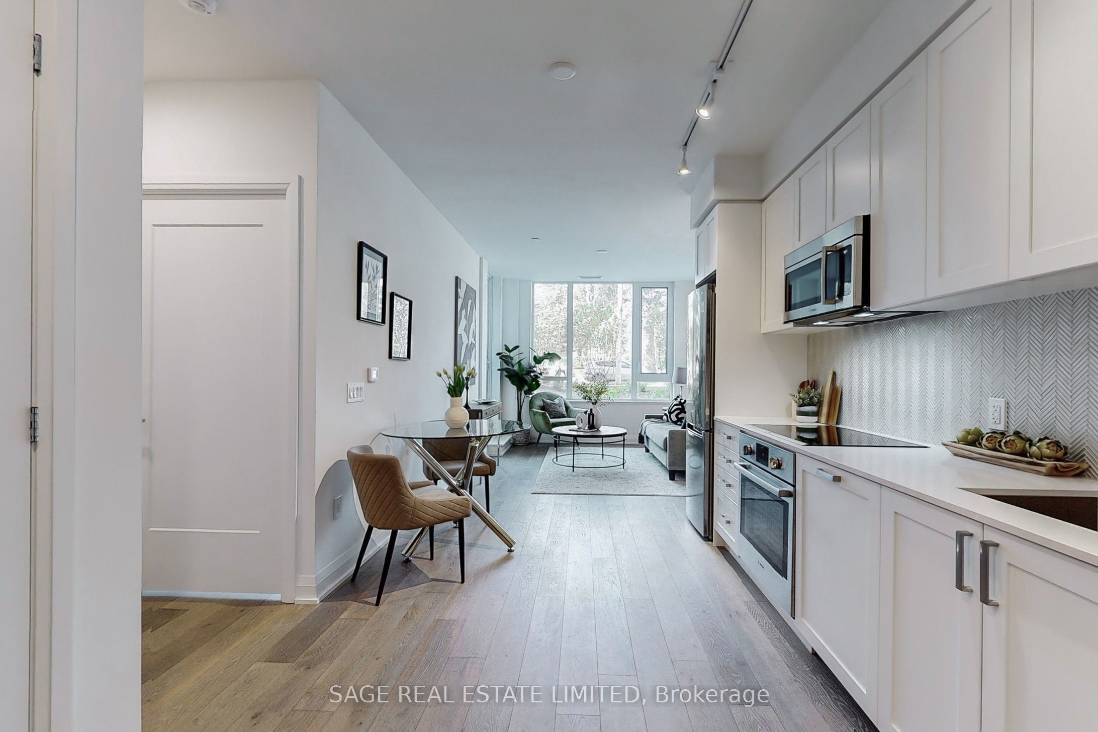 293 The Kingsway N/a 113 Property Photo 11