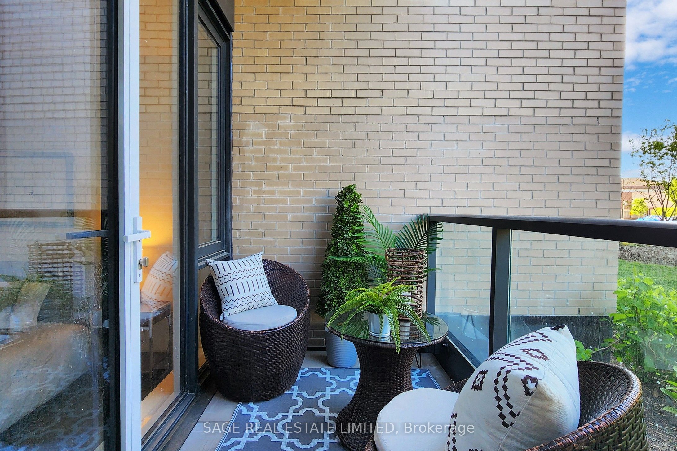 293 The Kingsway N/a 113 Property Photo 23