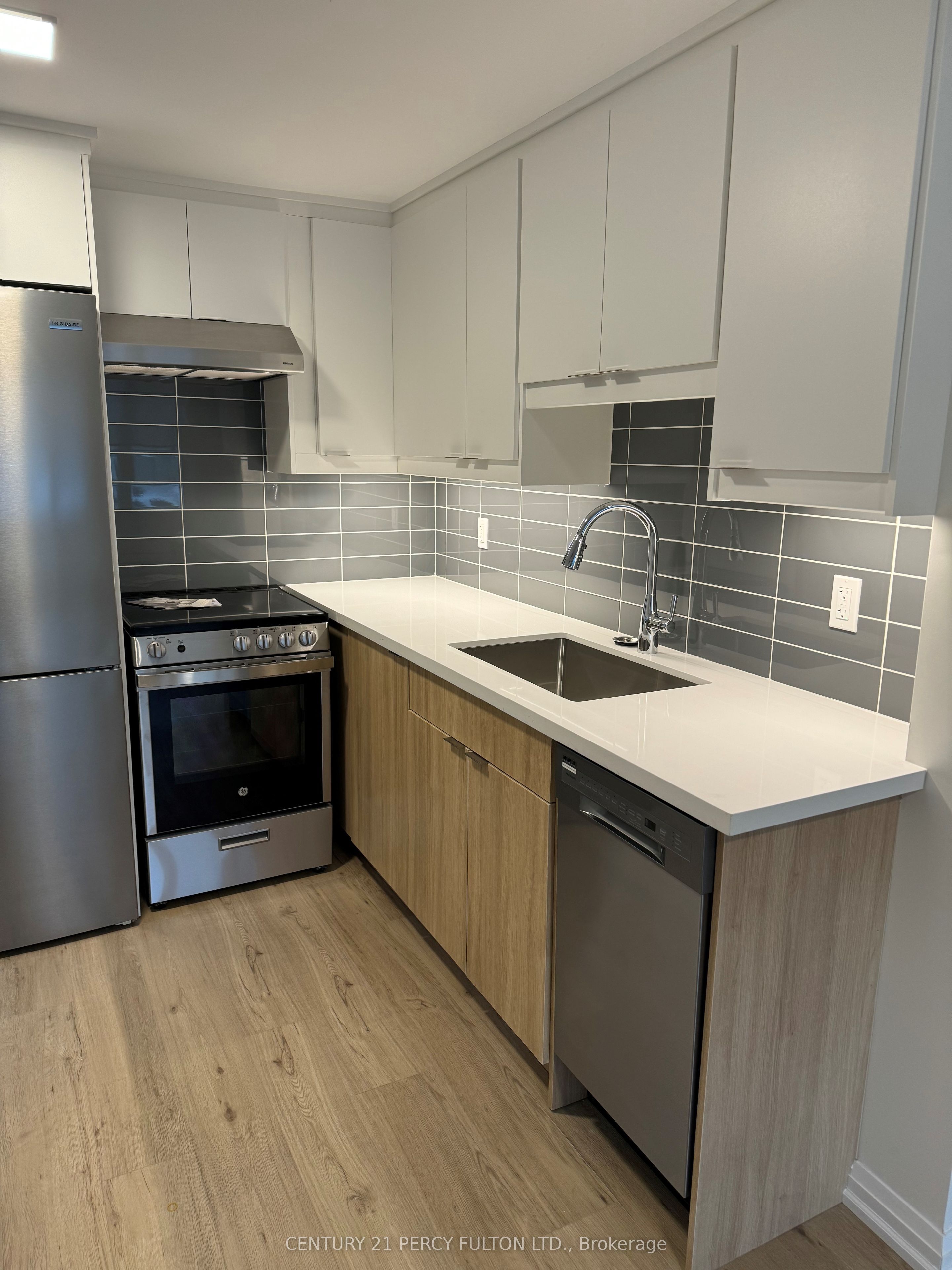167 Thirtieth Street 3 Property Photo 3