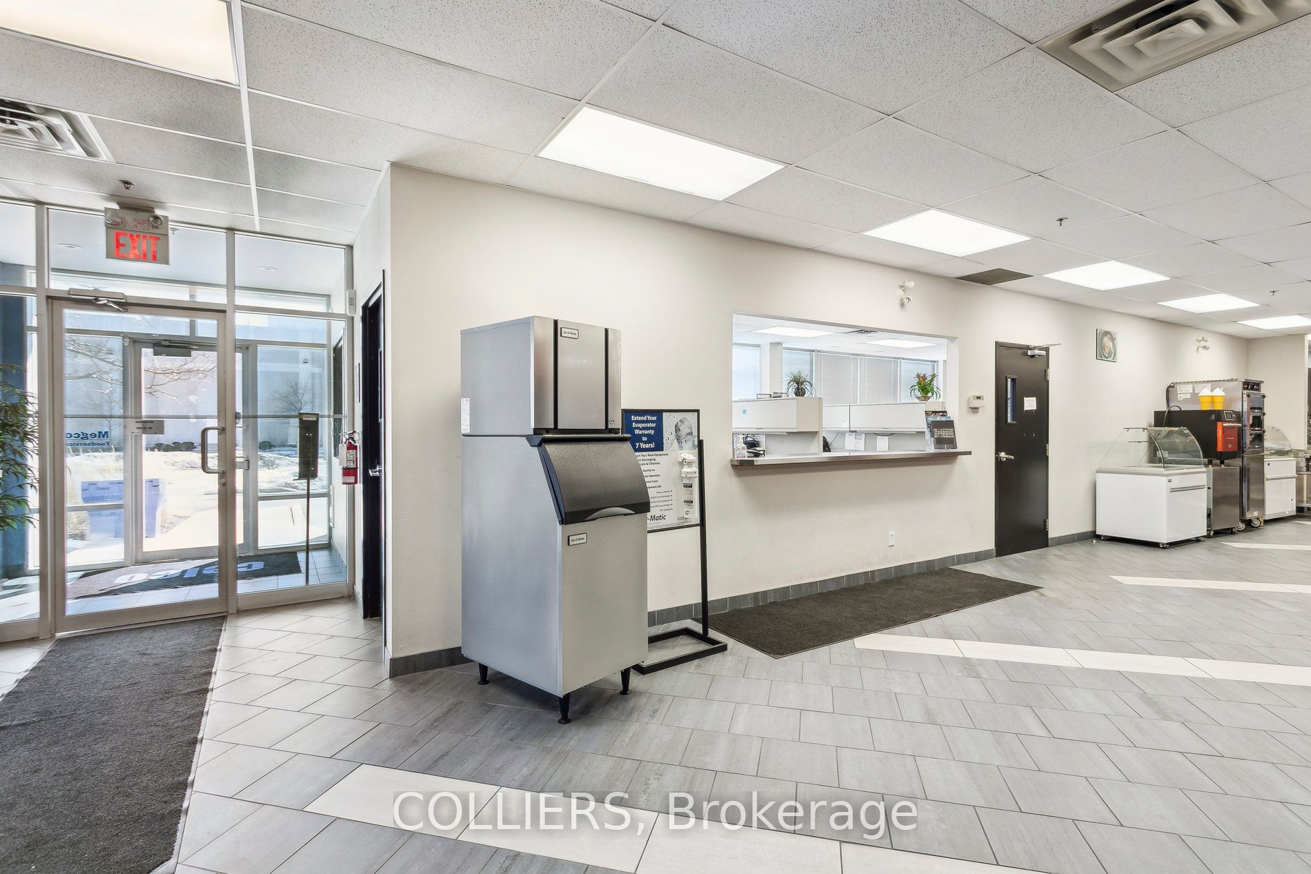585 Secretariat Court Property Photo 2
