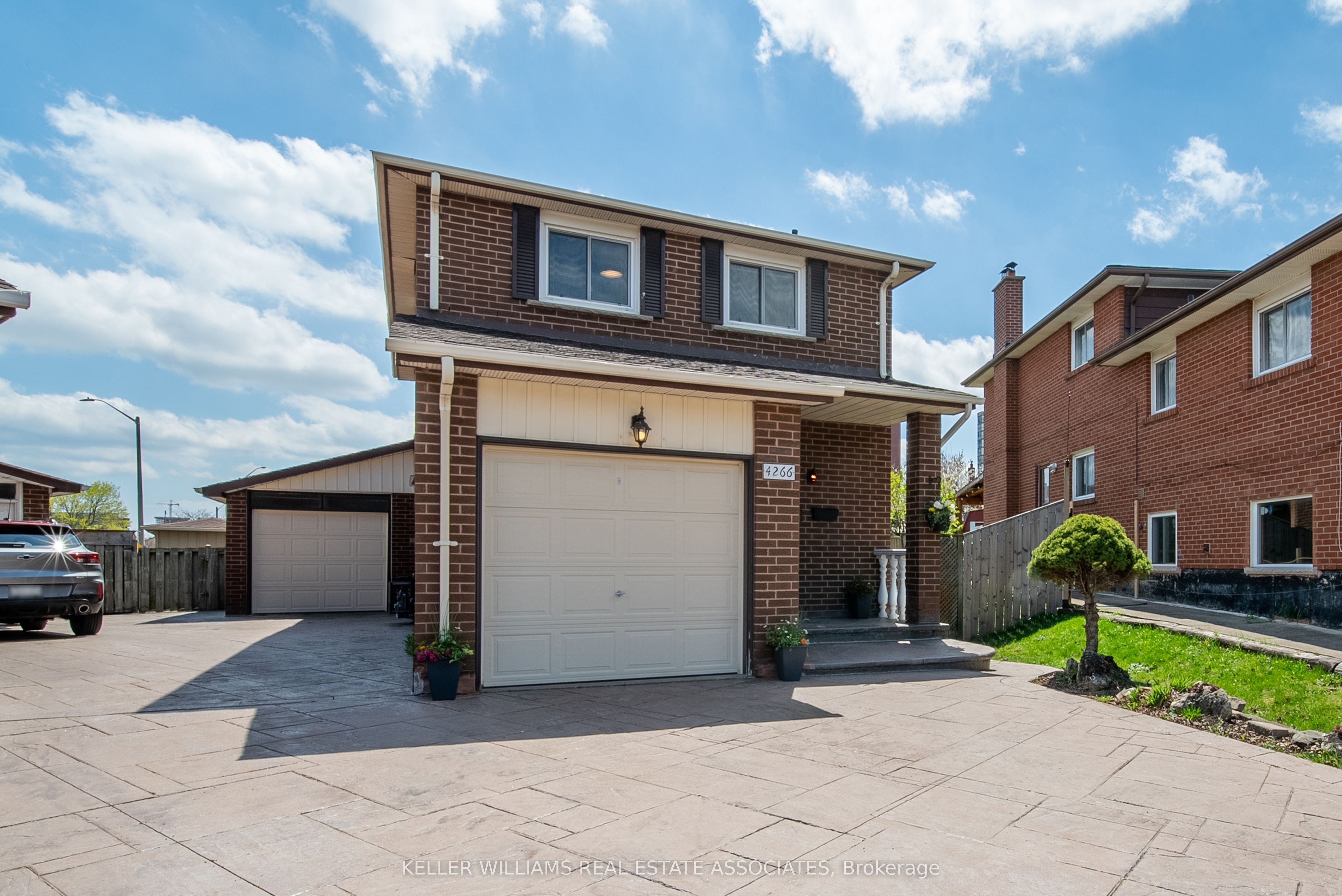 4266 Ryeford Court Property Photo 1