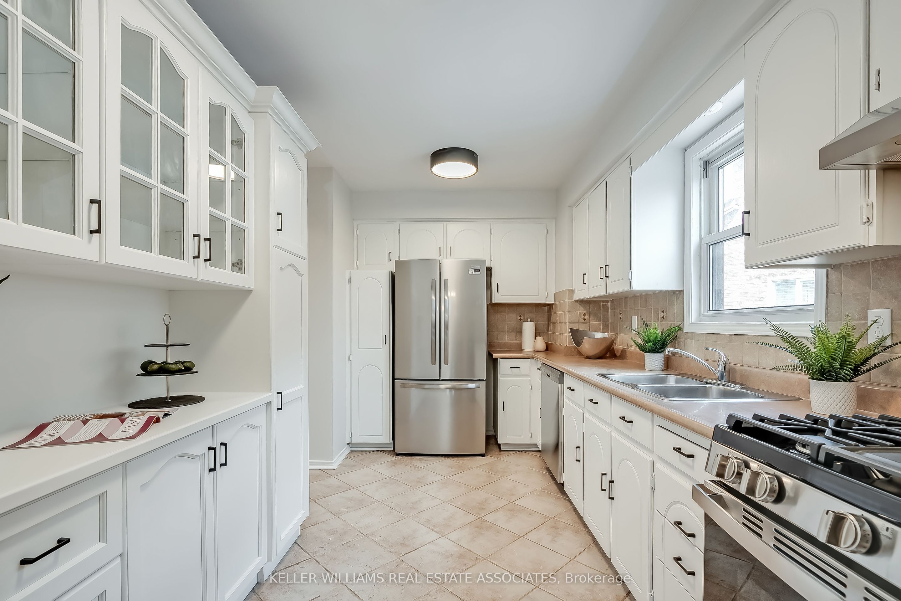 4266 Ryeford Court Property Photo 11