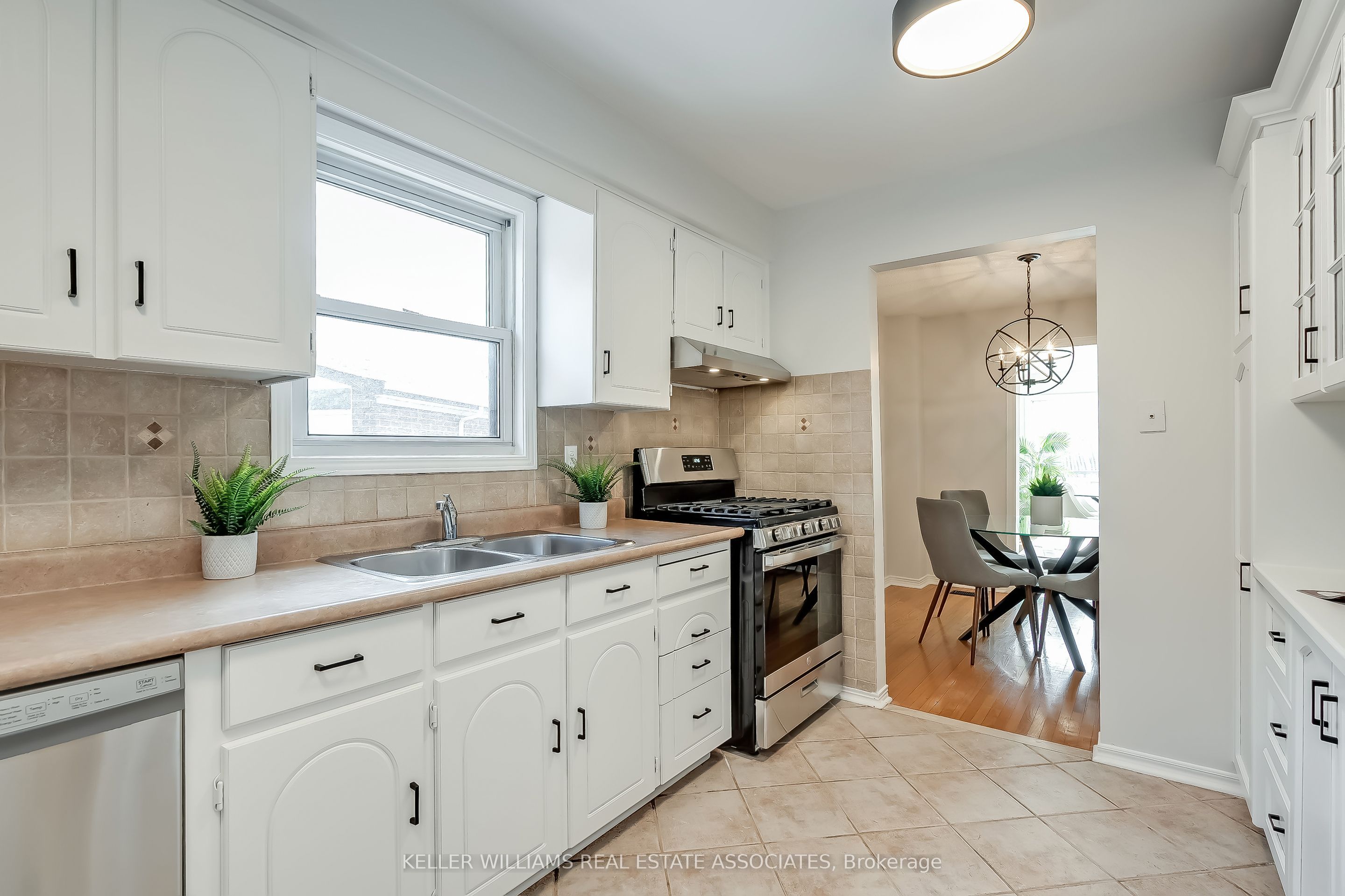 4266 Ryeford Court Property Photo 14