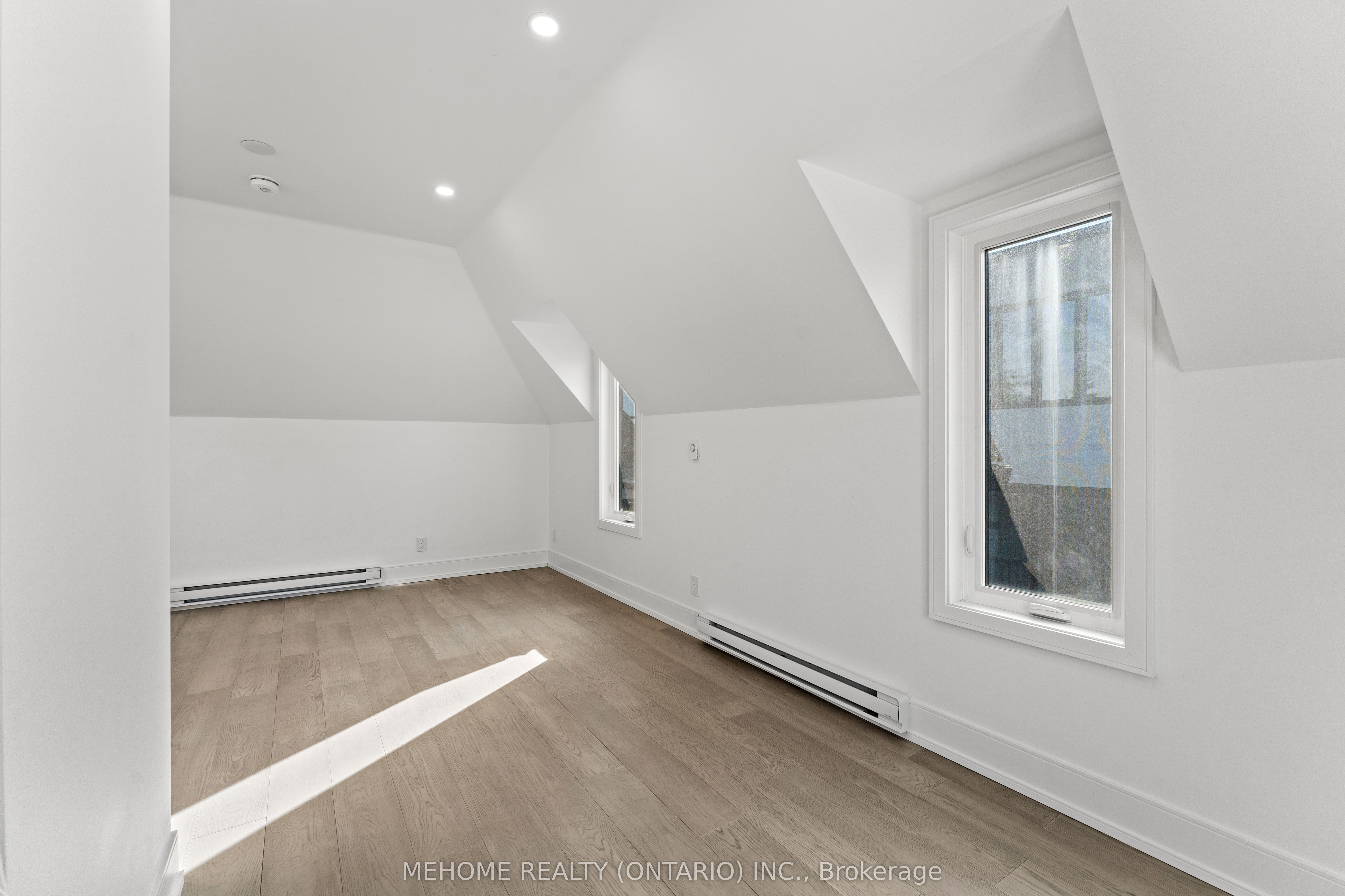 #laneway - 46 William Street Property Photo 9