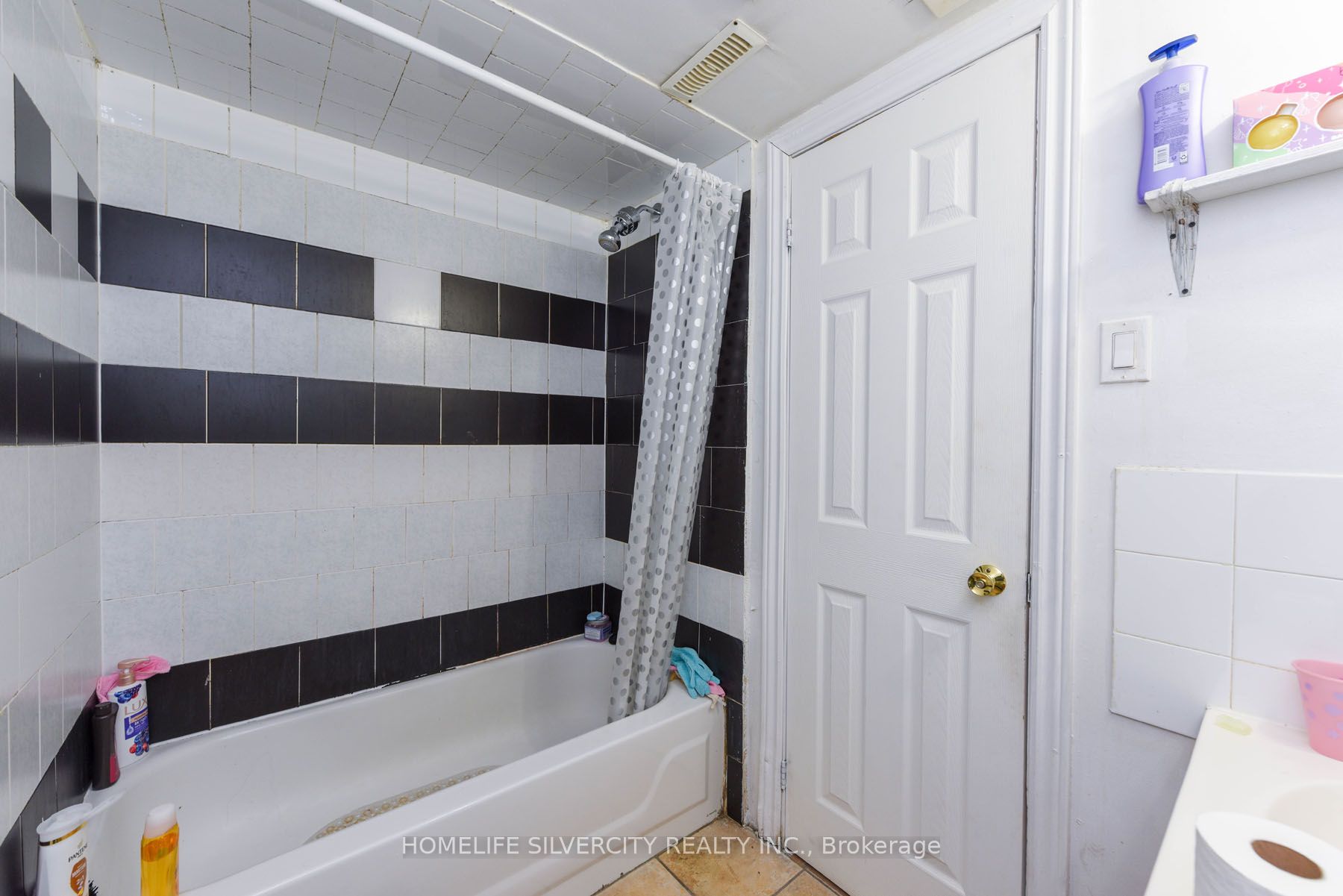 7549 Catalpa Road Property Photo 32