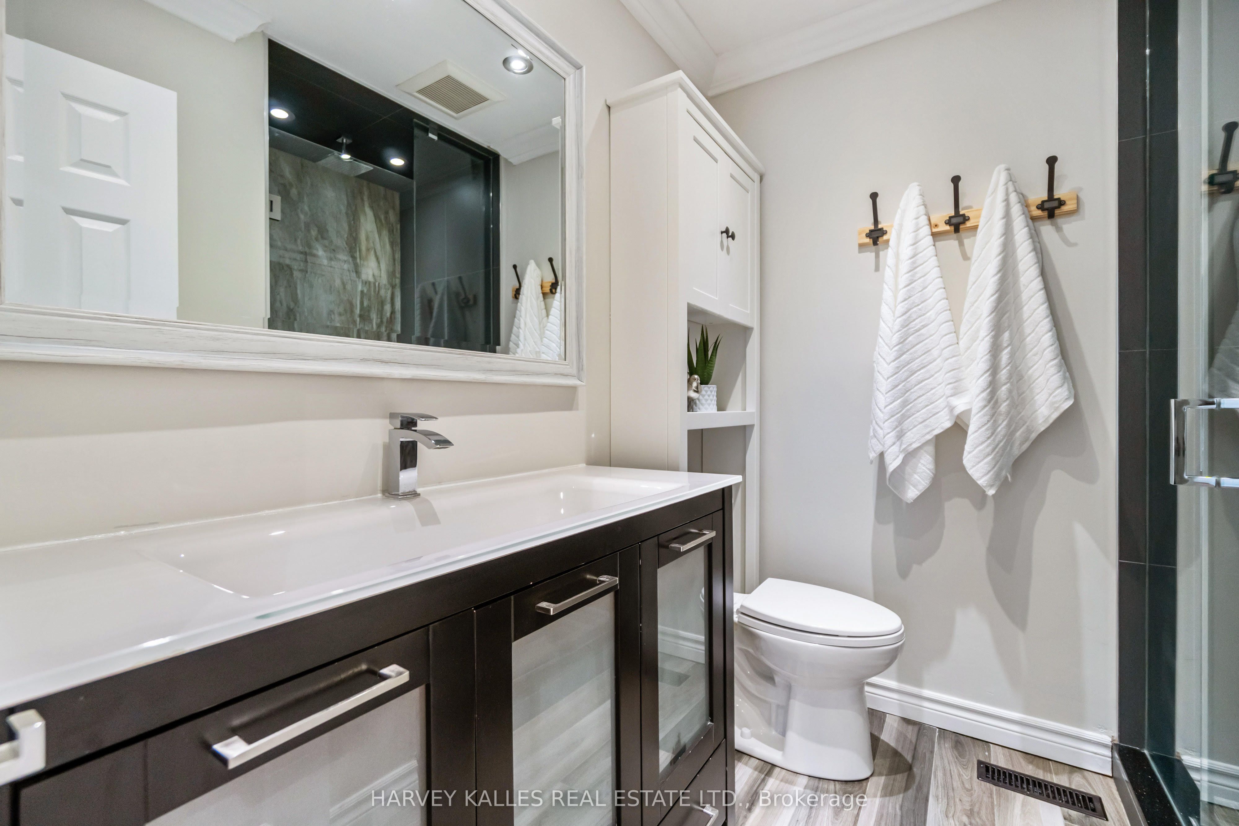 1855 Silverberry Crescent Property Photo 13