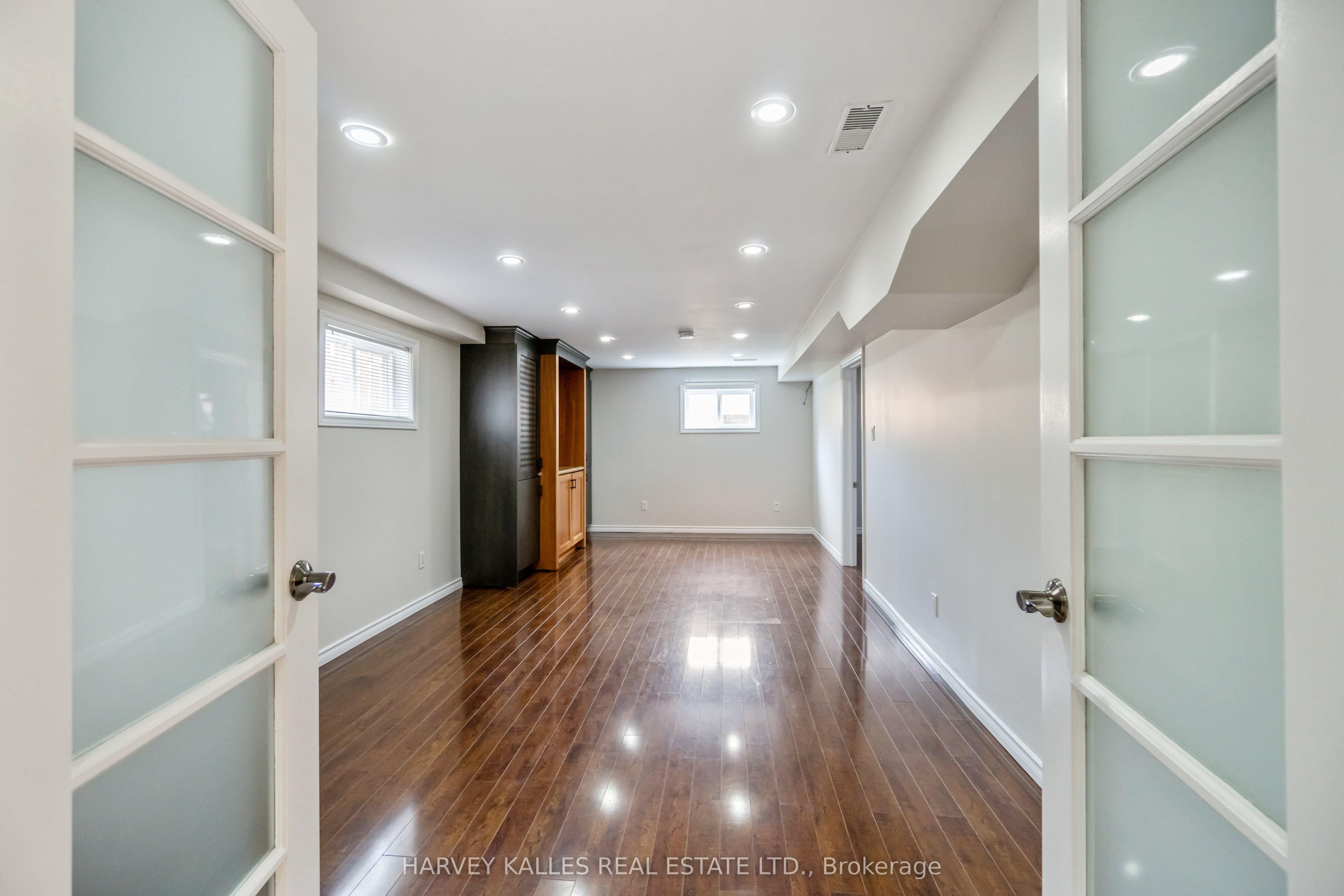 1855 Silverberry Crescent Property Photo 14