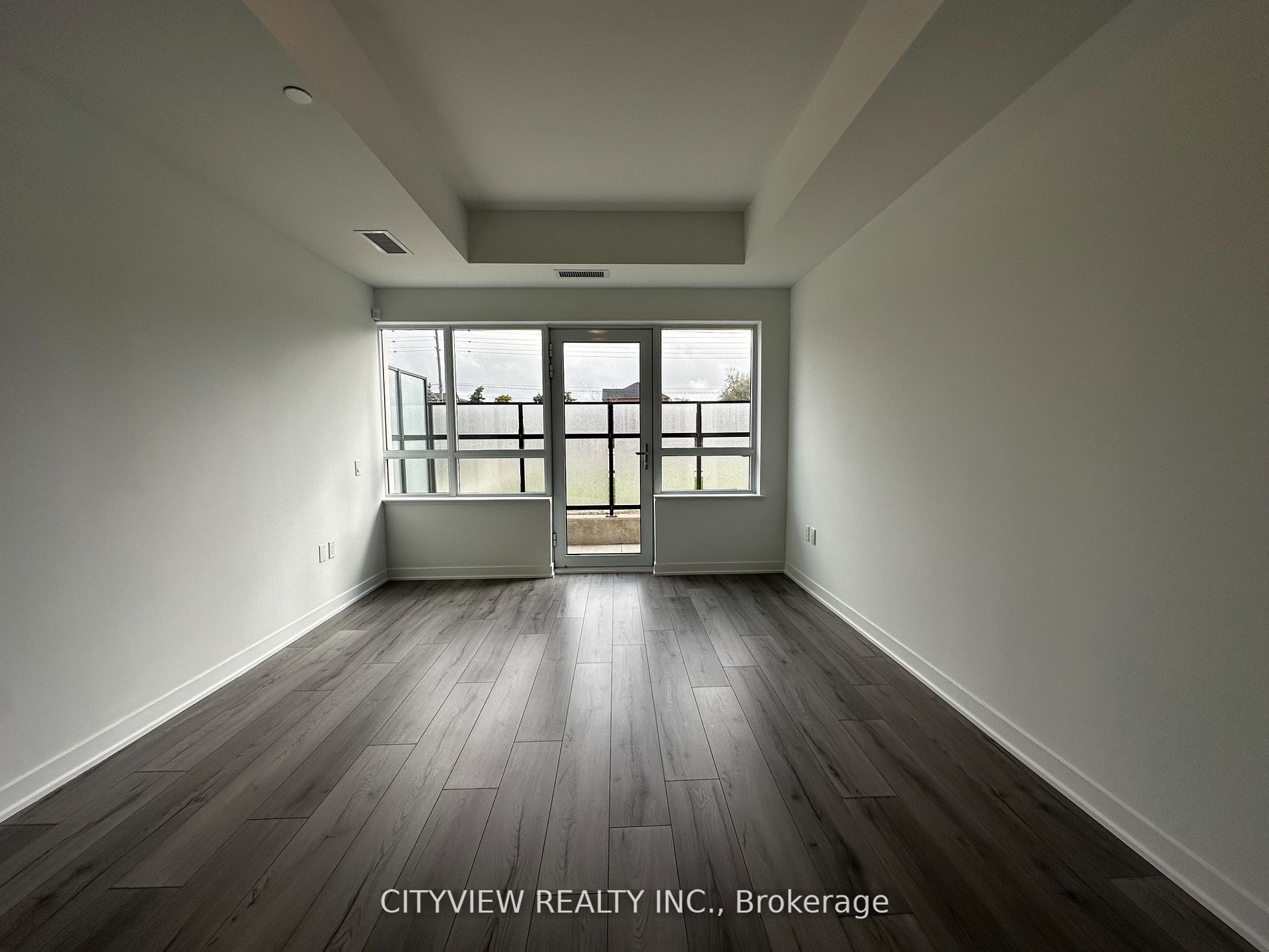 395 Dundas Street W 106 Property Photo 6