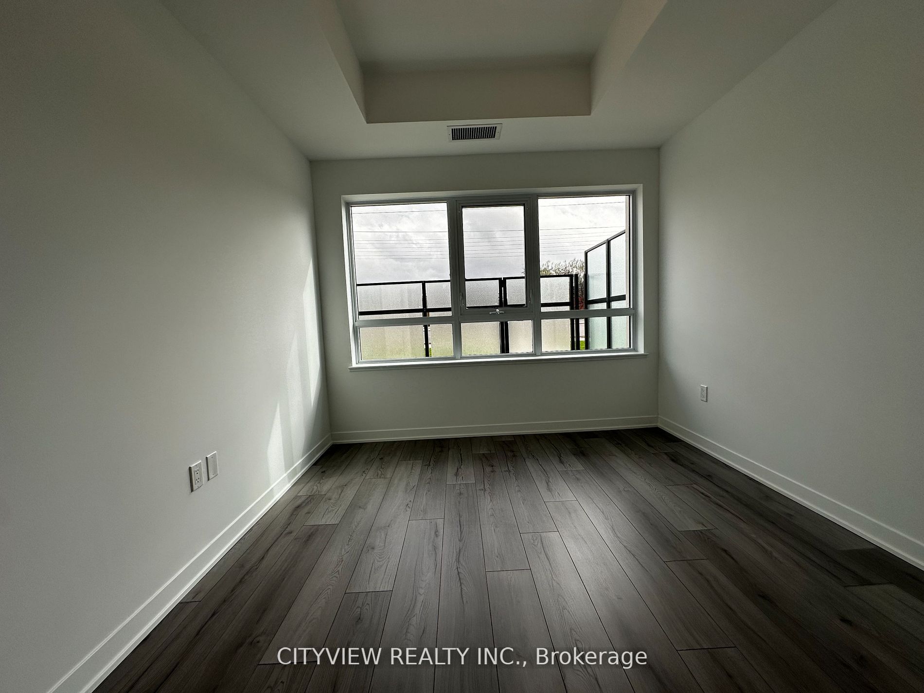 395 Dundas Street W 106 Property Photo 9