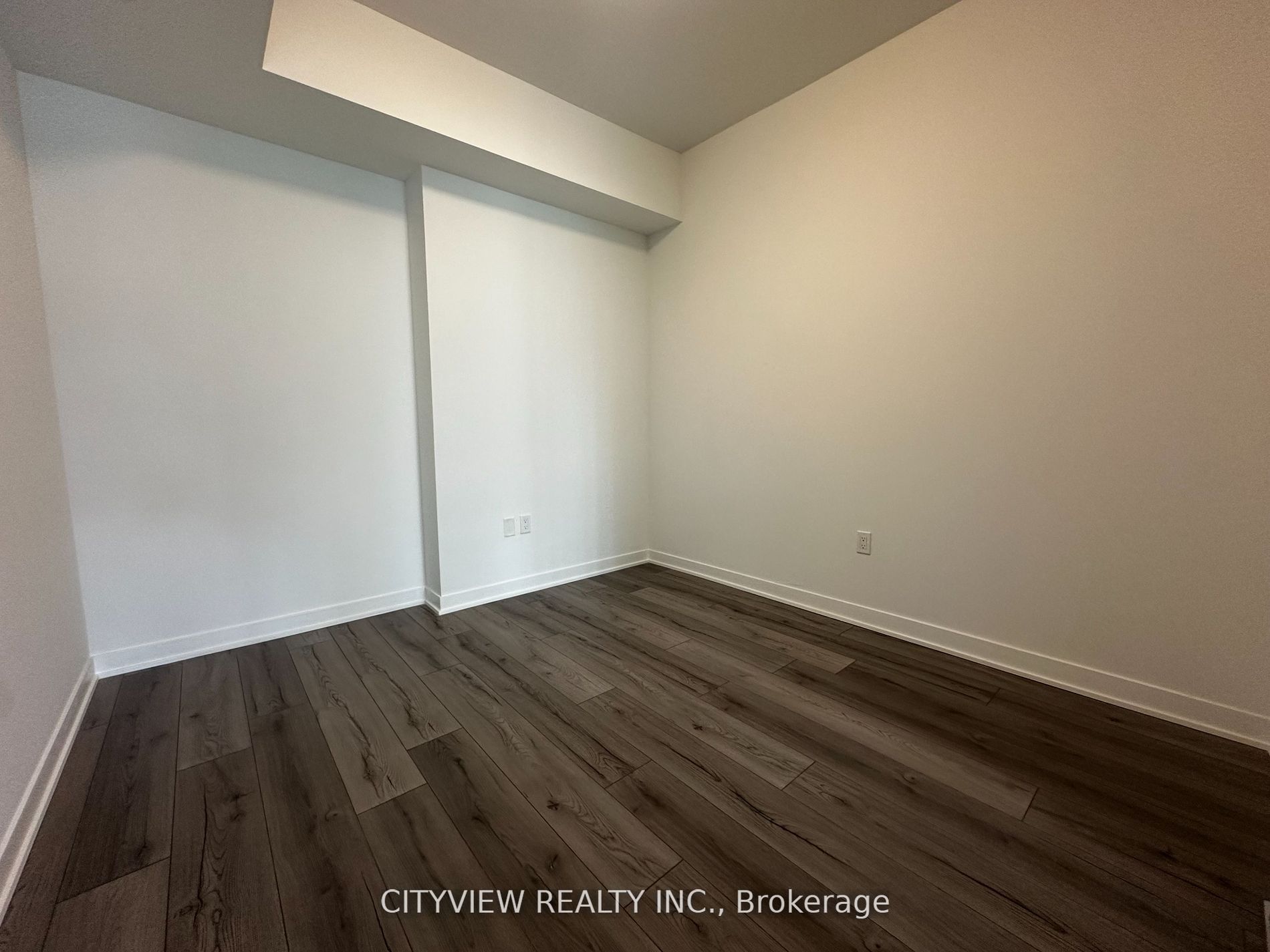 395 Dundas Street W 106 Property Photo 11