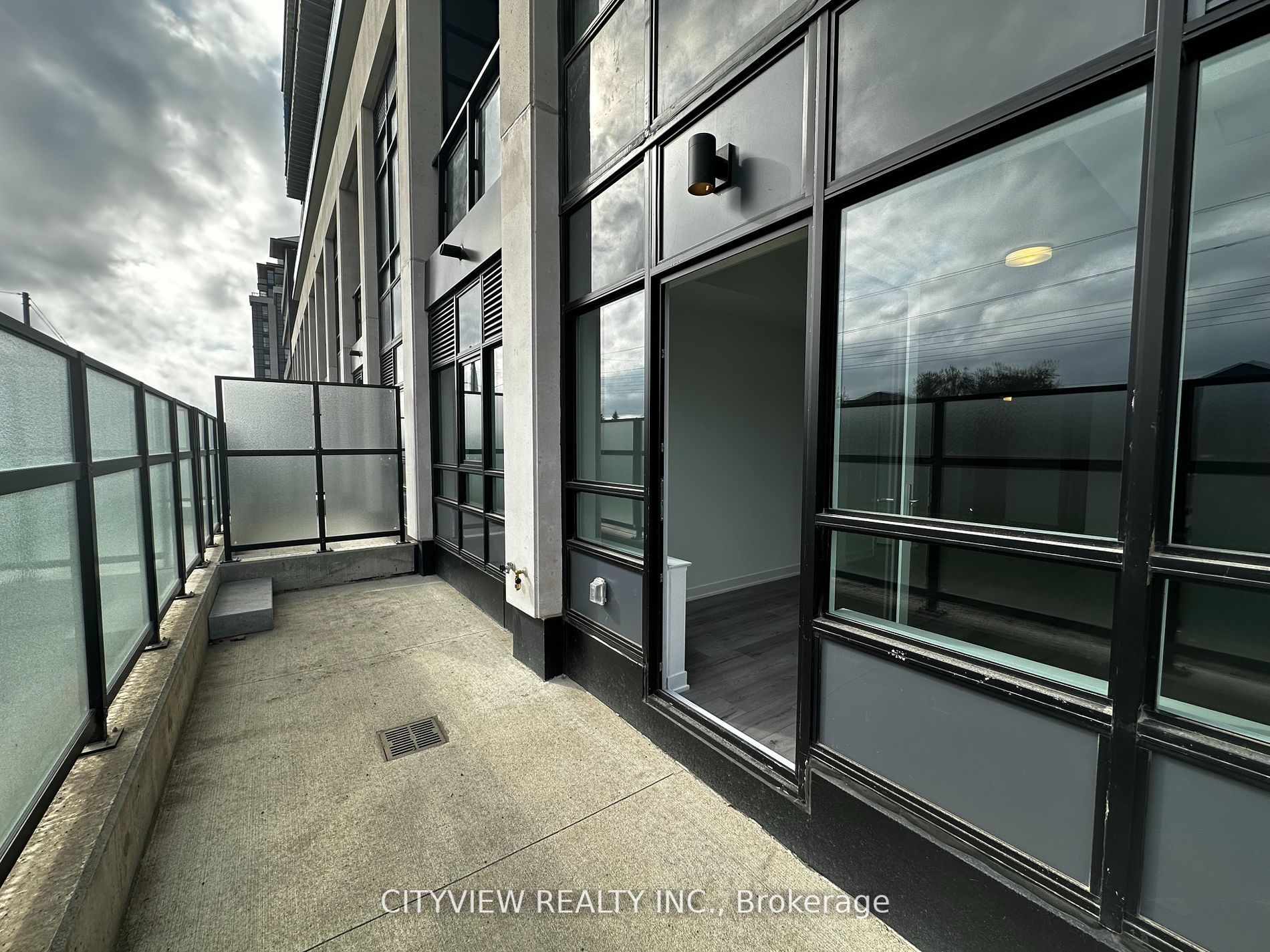 395 Dundas Street W 106 Property Photo 14