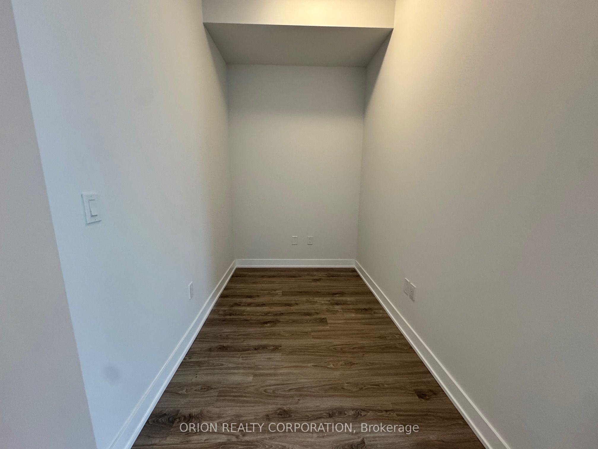 #302 - 430 Square One Drive Property Photo 9