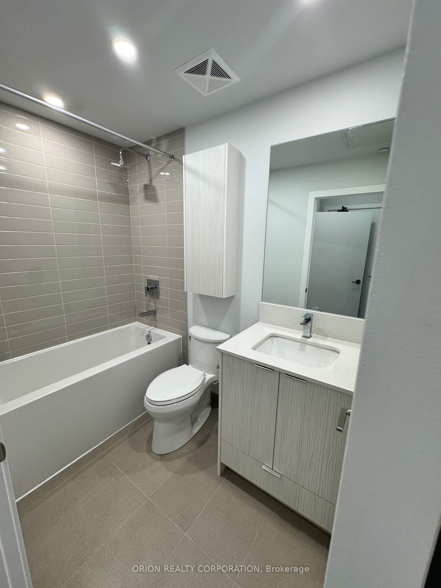 #302 - 430 Square One Drive Property Photo 15