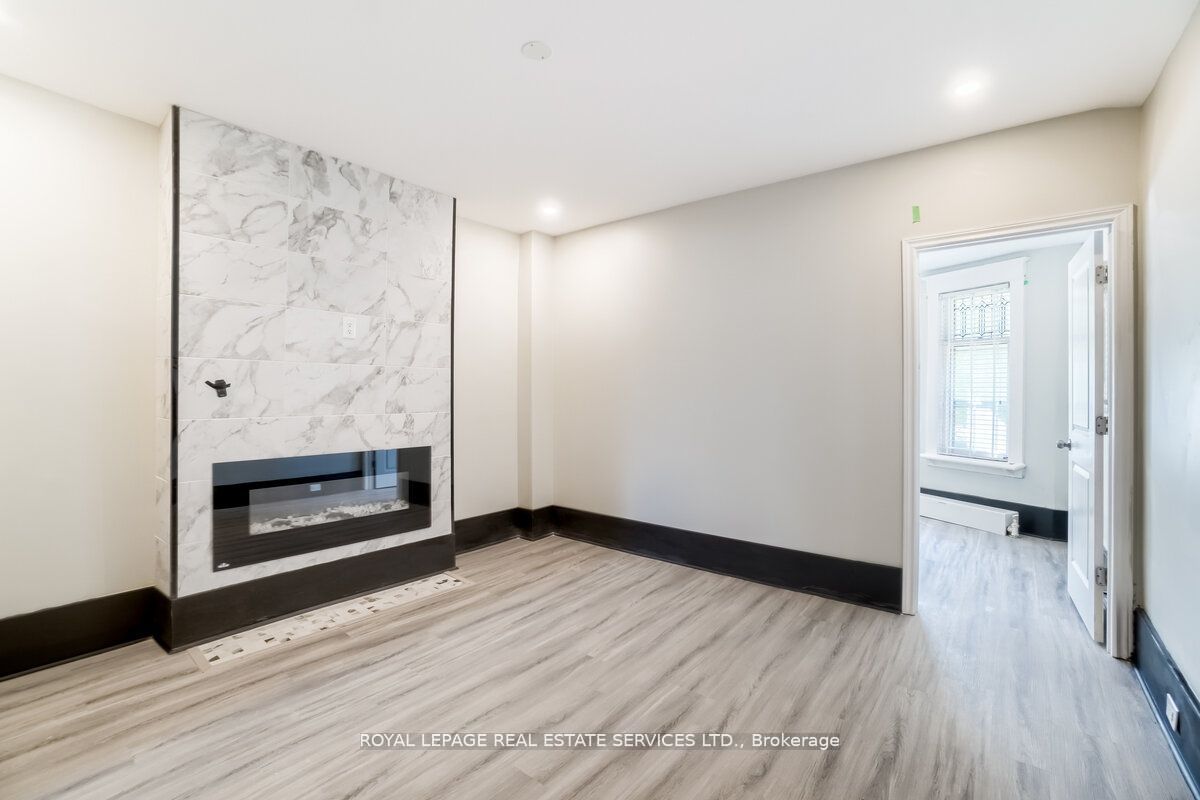 31 Tyndall Avenue Property Photo 3