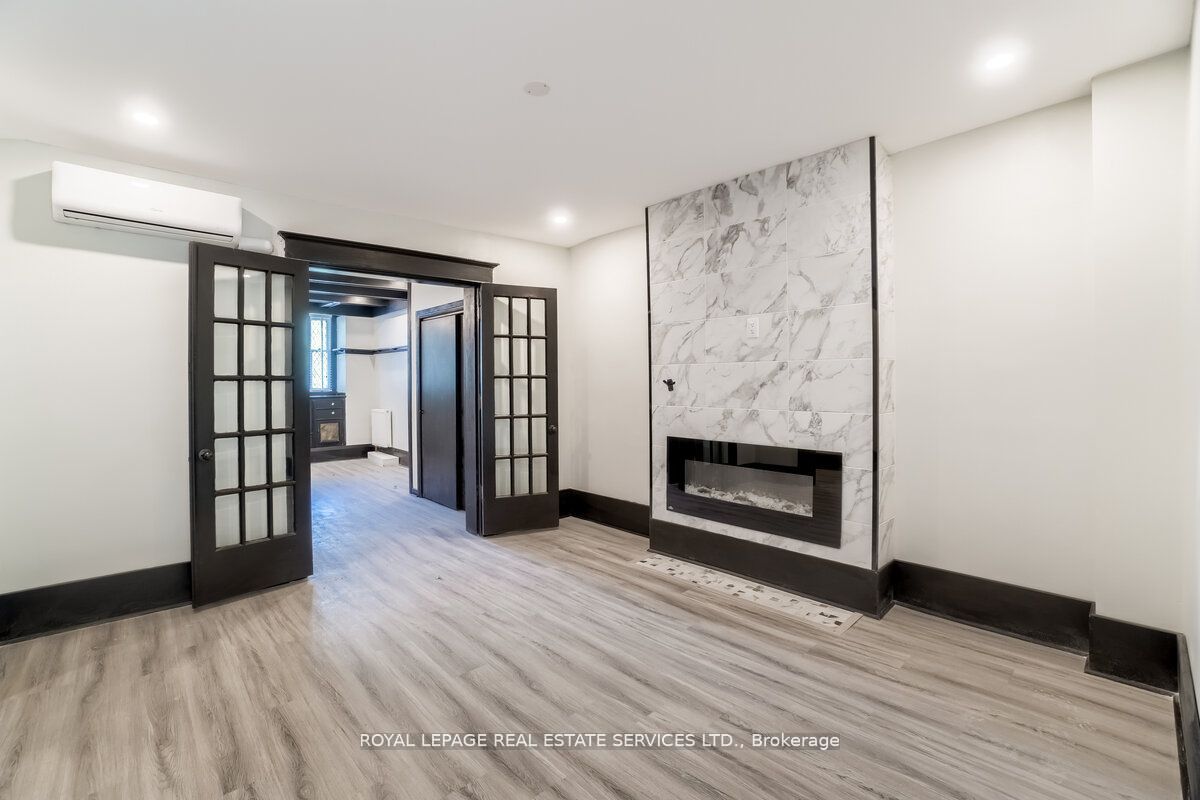 31 Tyndall Avenue Property Photo 4