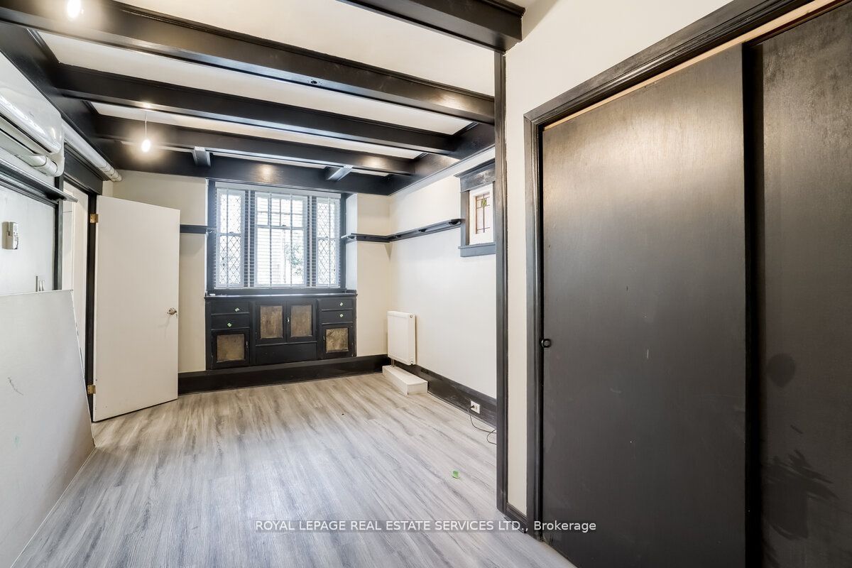 31 Tyndall Avenue Property Photo 6
