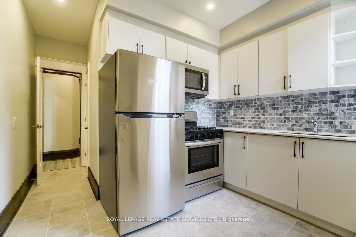 31 Tyndall Avenue Property Photo 9