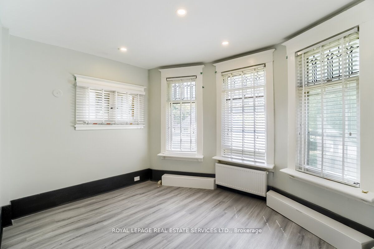 31 Tyndall Avenue Property Photo 10