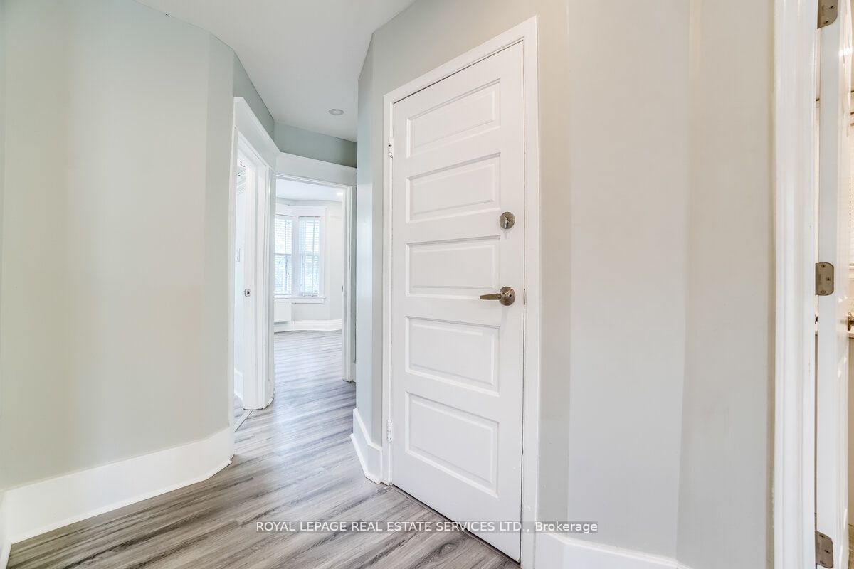 31 Tyndall Avenue Property Photo 14