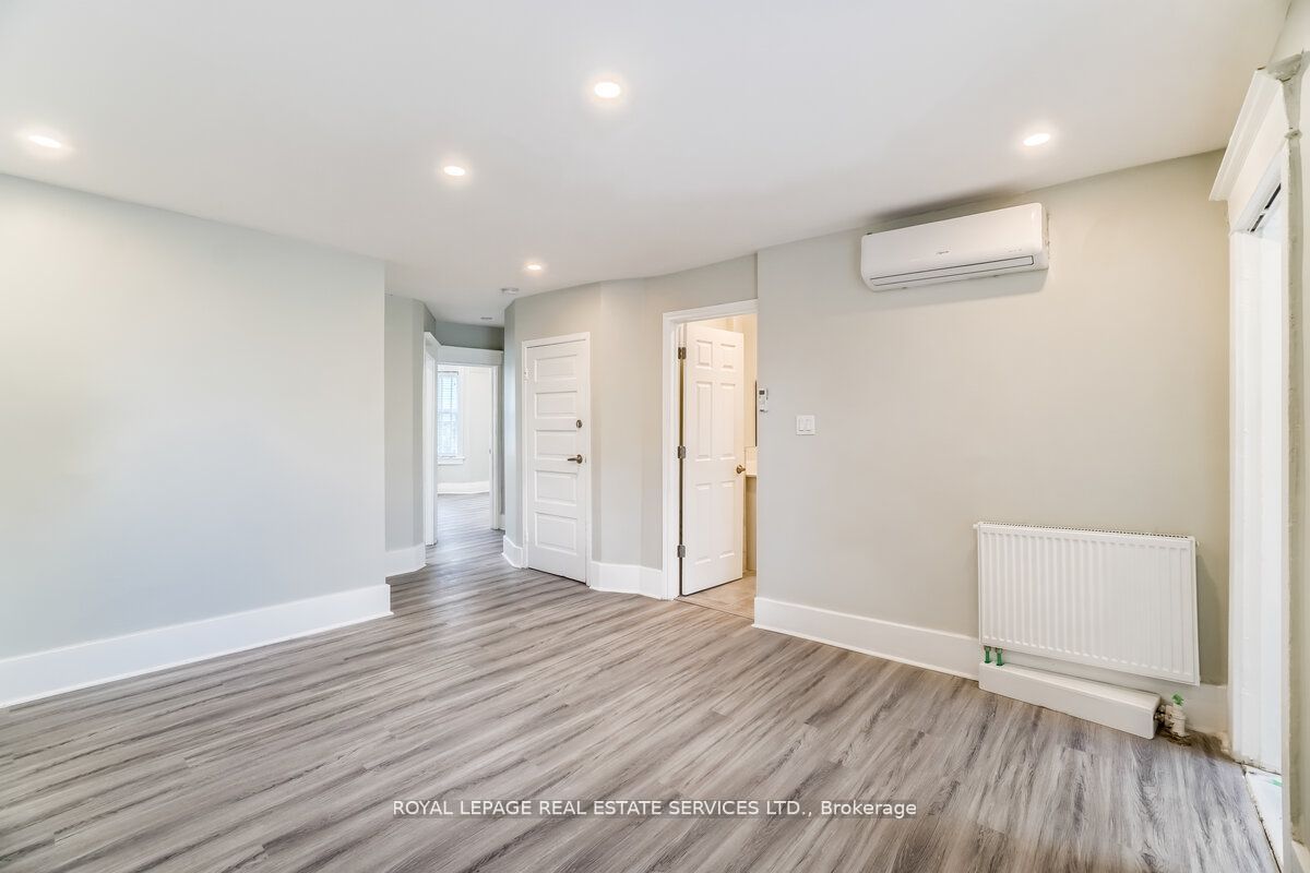 31 Tyndall Avenue Property Photo 15