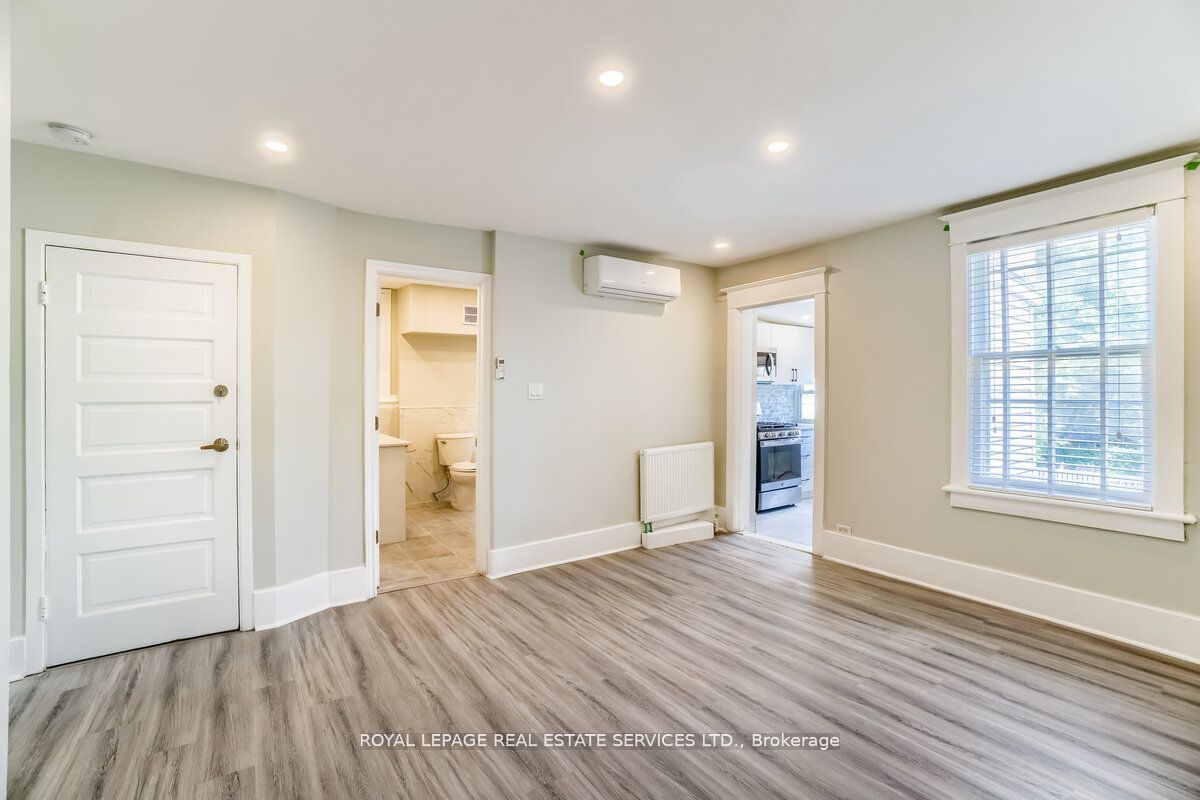 31 Tyndall Avenue Property Photo 16