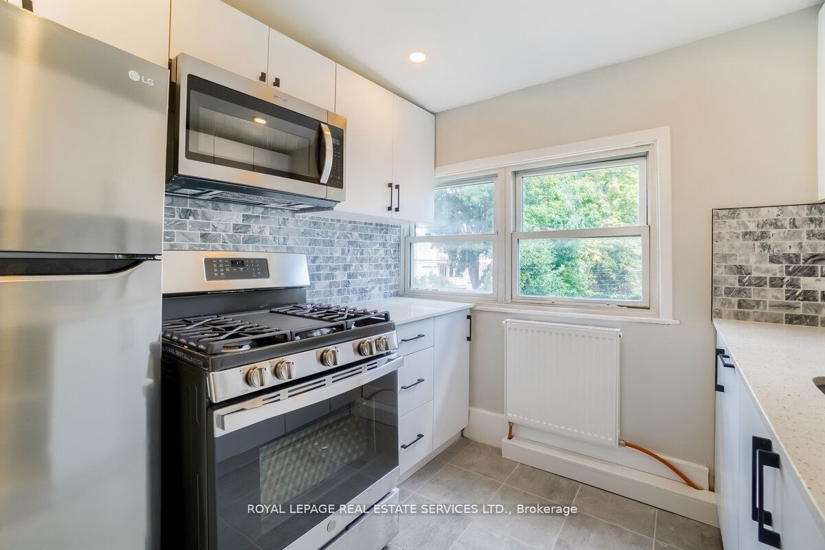 31 Tyndall Avenue Property Photo 17