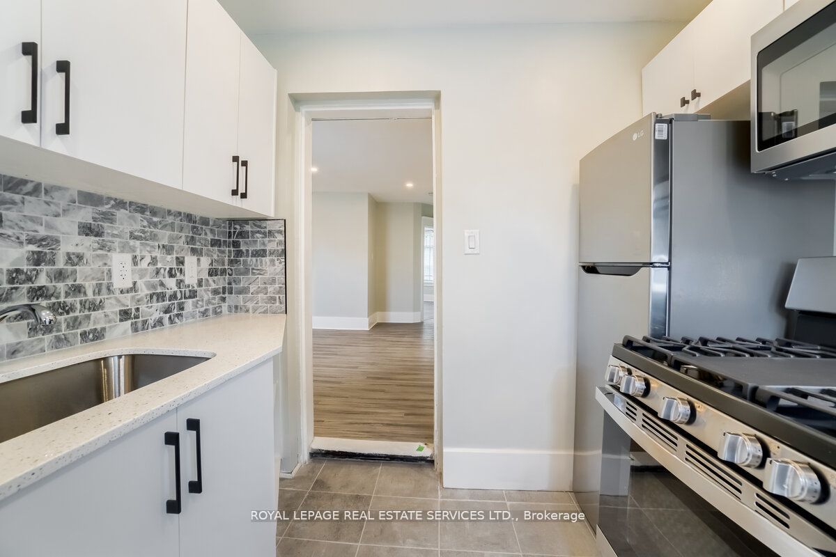 31 Tyndall Avenue Property Photo 18