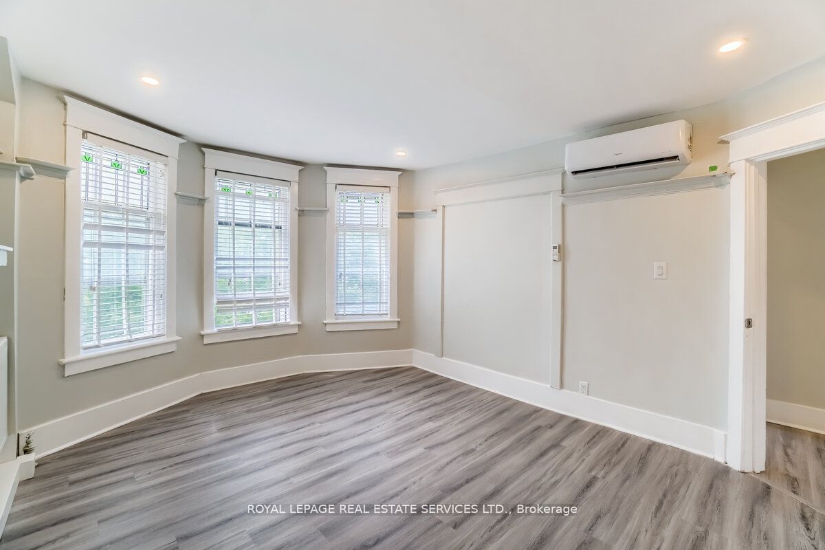 31 Tyndall Avenue Property Photo 20