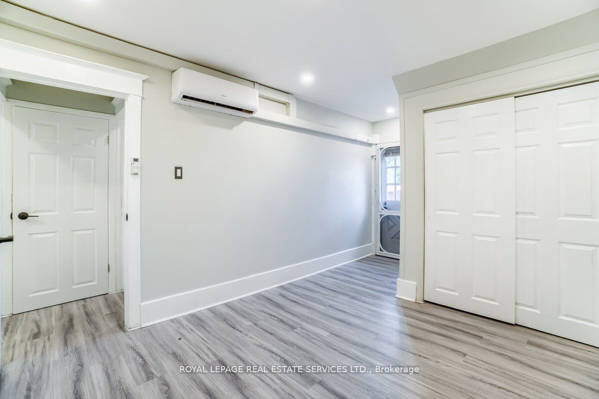 31 Tyndall Avenue Property Photo 29