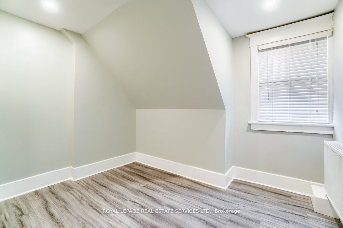 31 Tyndall Avenue Property Photo 31