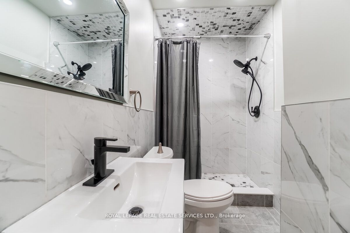 31 Tyndall Avenue Property Photo 33
