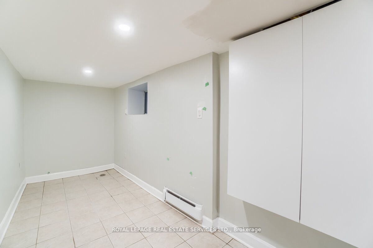 31 Tyndall Avenue Property Photo 37
