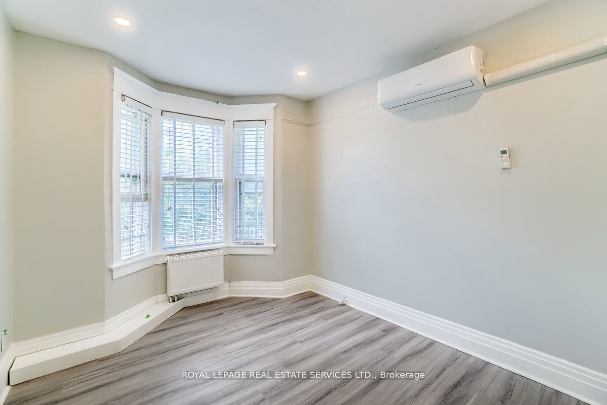 31 Tyndall Avenue Property Photo 21